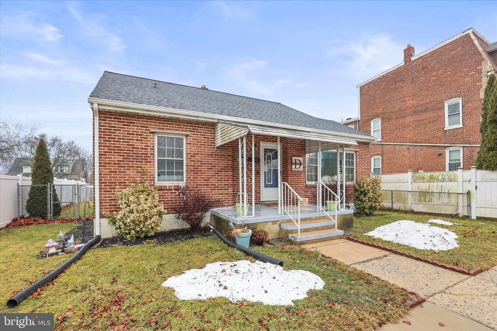 Photo of 615 Pacific Avenue, YORK, PA 17404 (MLS # PAYK2098232)