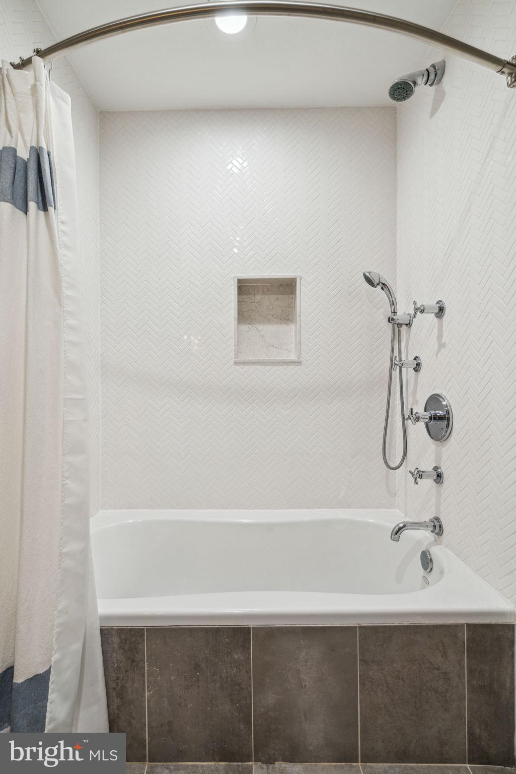 GRADUATE HOSPITAL - Residential