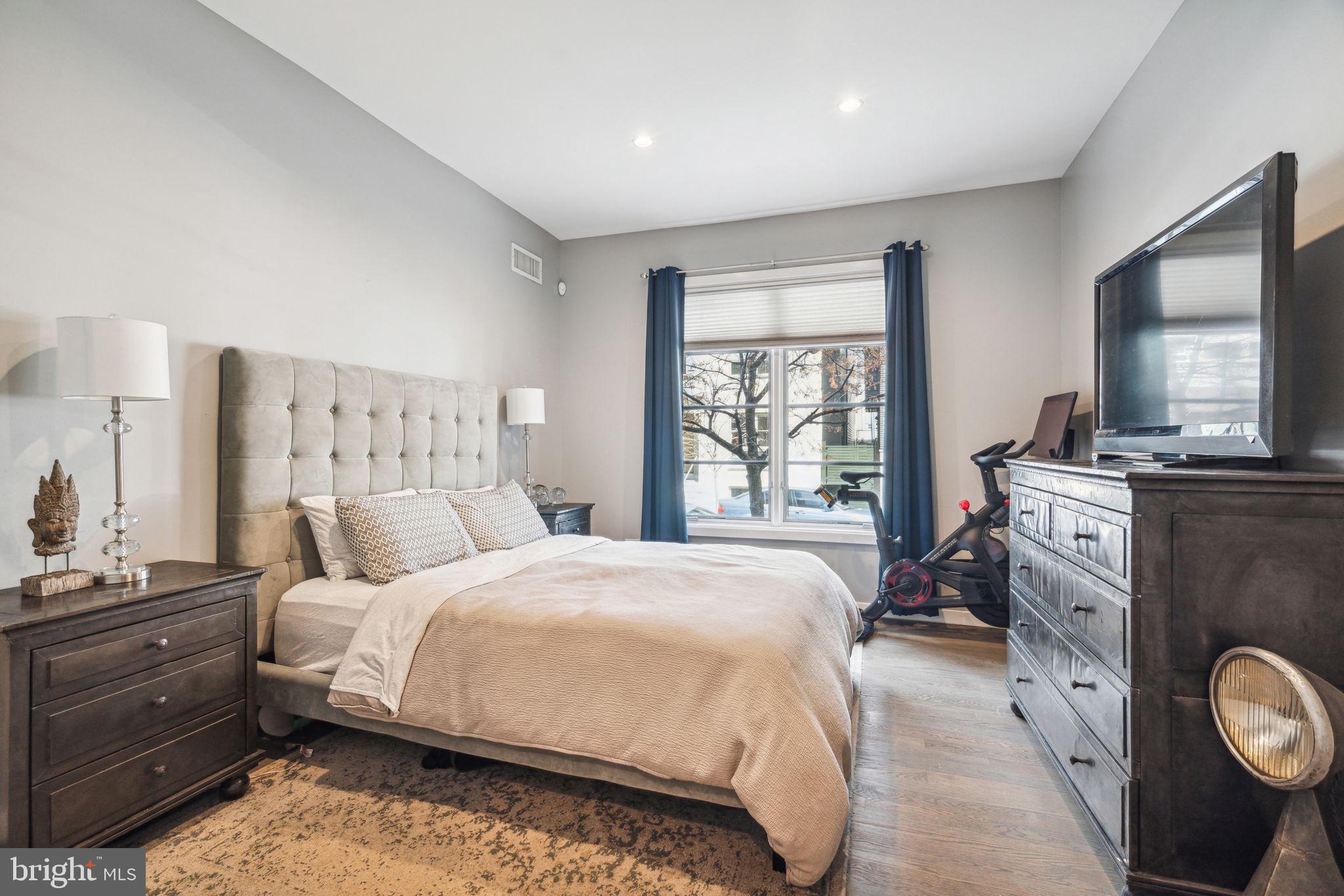 GRADUATE HOSPITAL - Residential