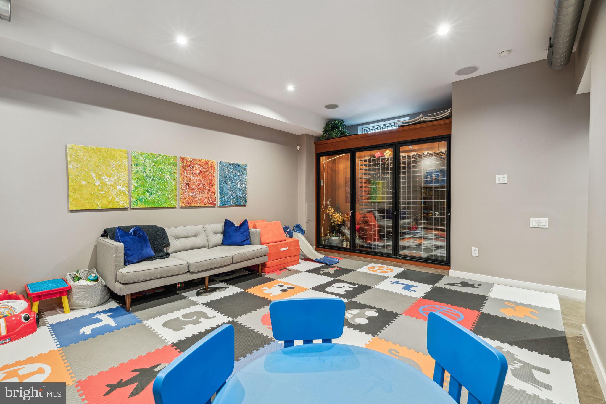 GRADUATE HOSPITAL - Residential