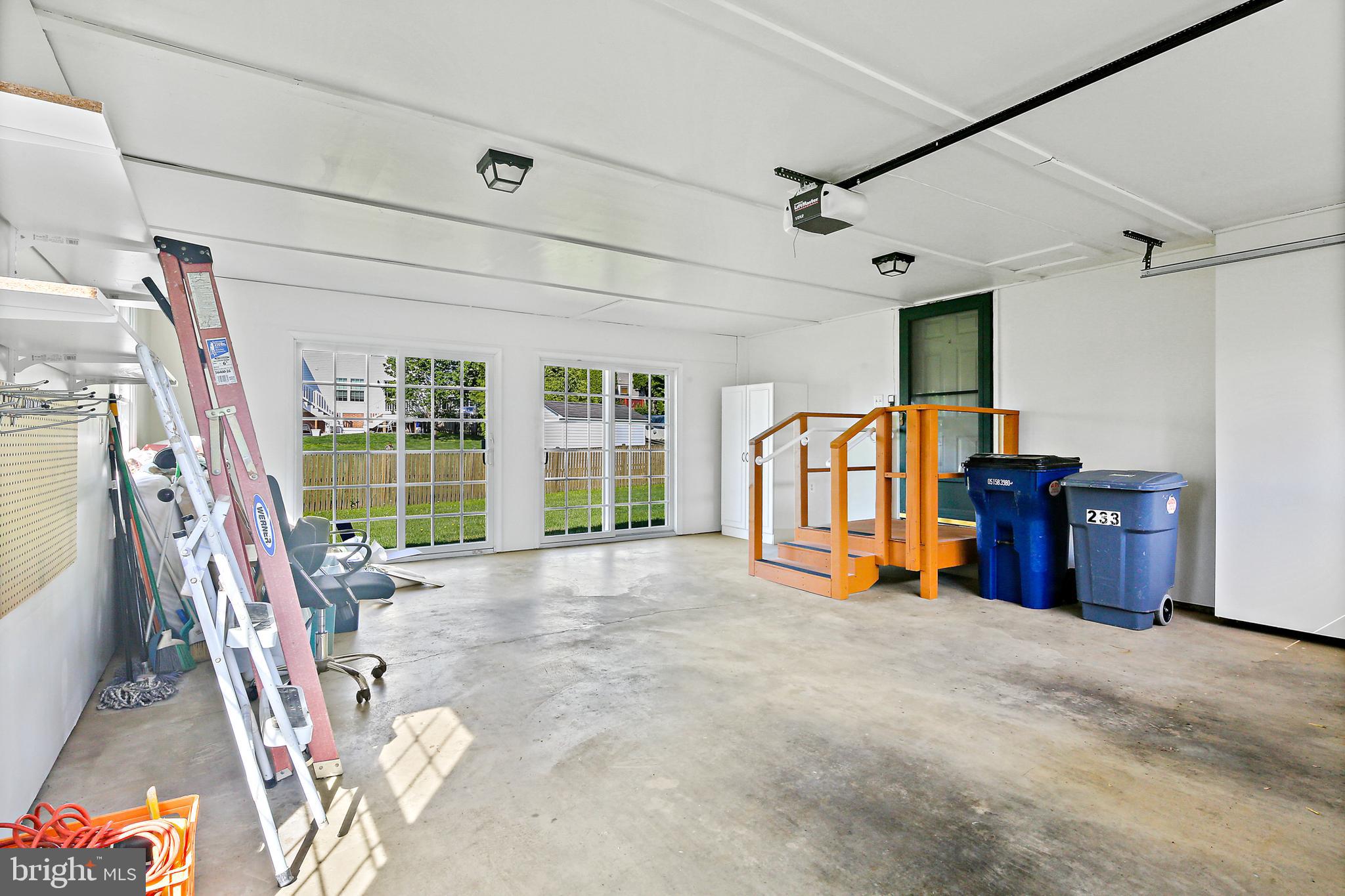 DEVLIN SQUARE - Residential