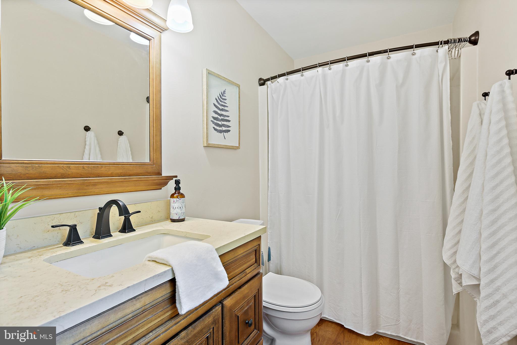 DEVLIN SQUARE - Residential