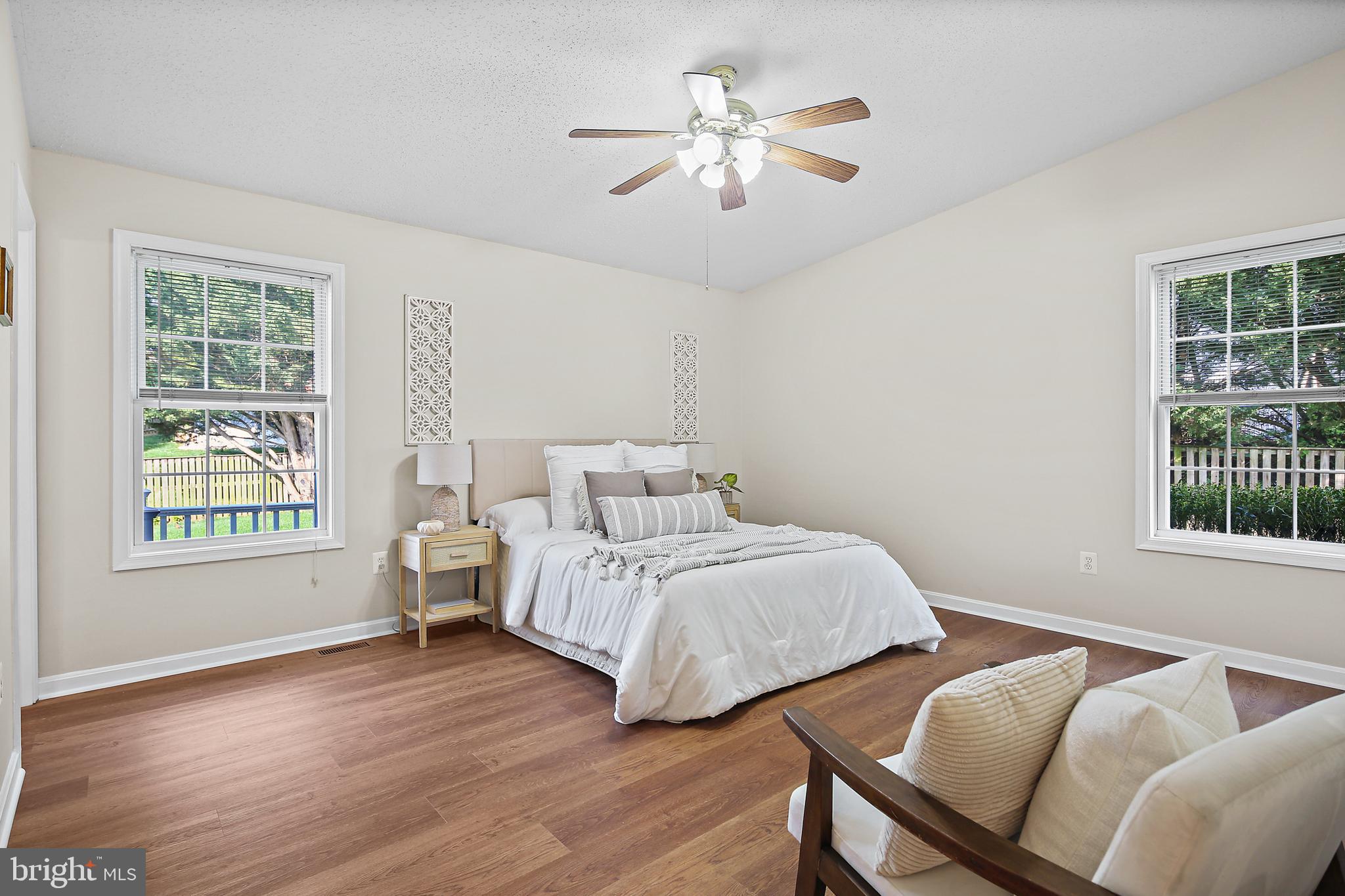 DEVLIN SQUARE - Residential