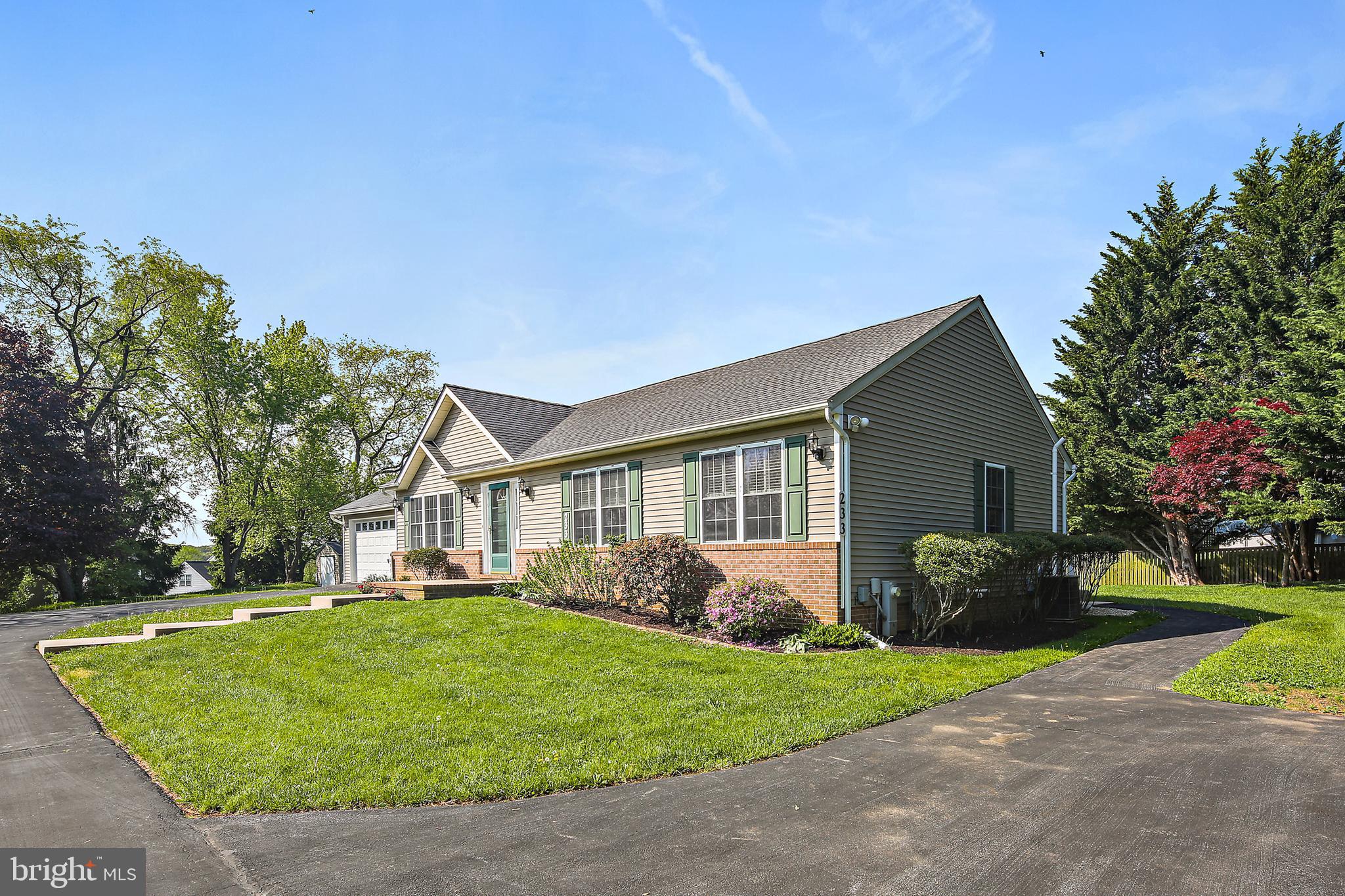 DEVLIN SQUARE - Residential