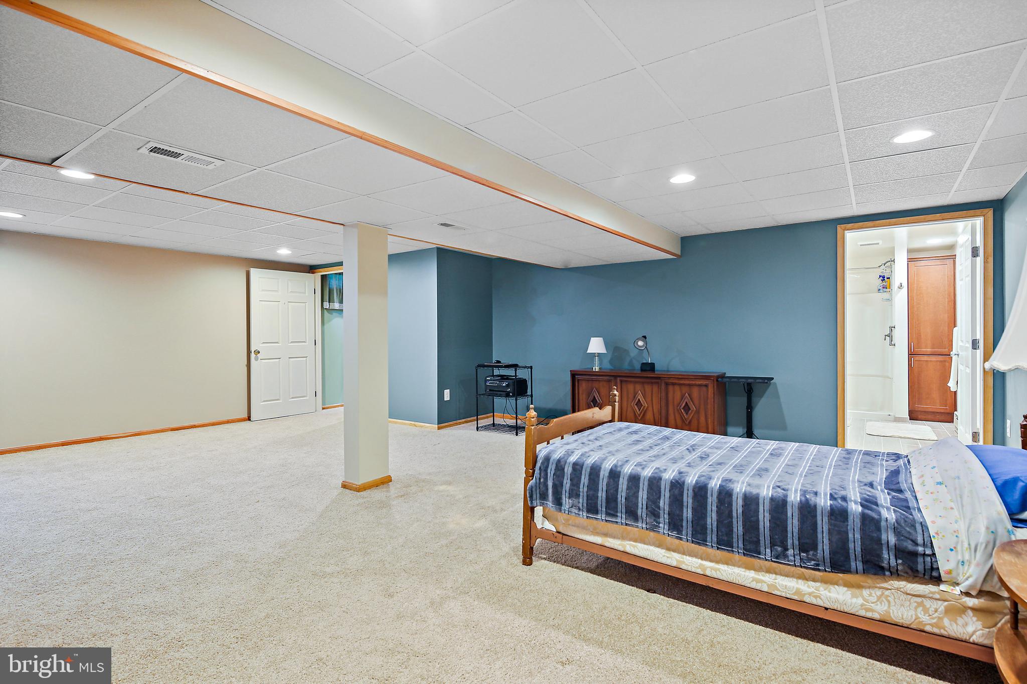 DEVLIN SQUARE - Residential