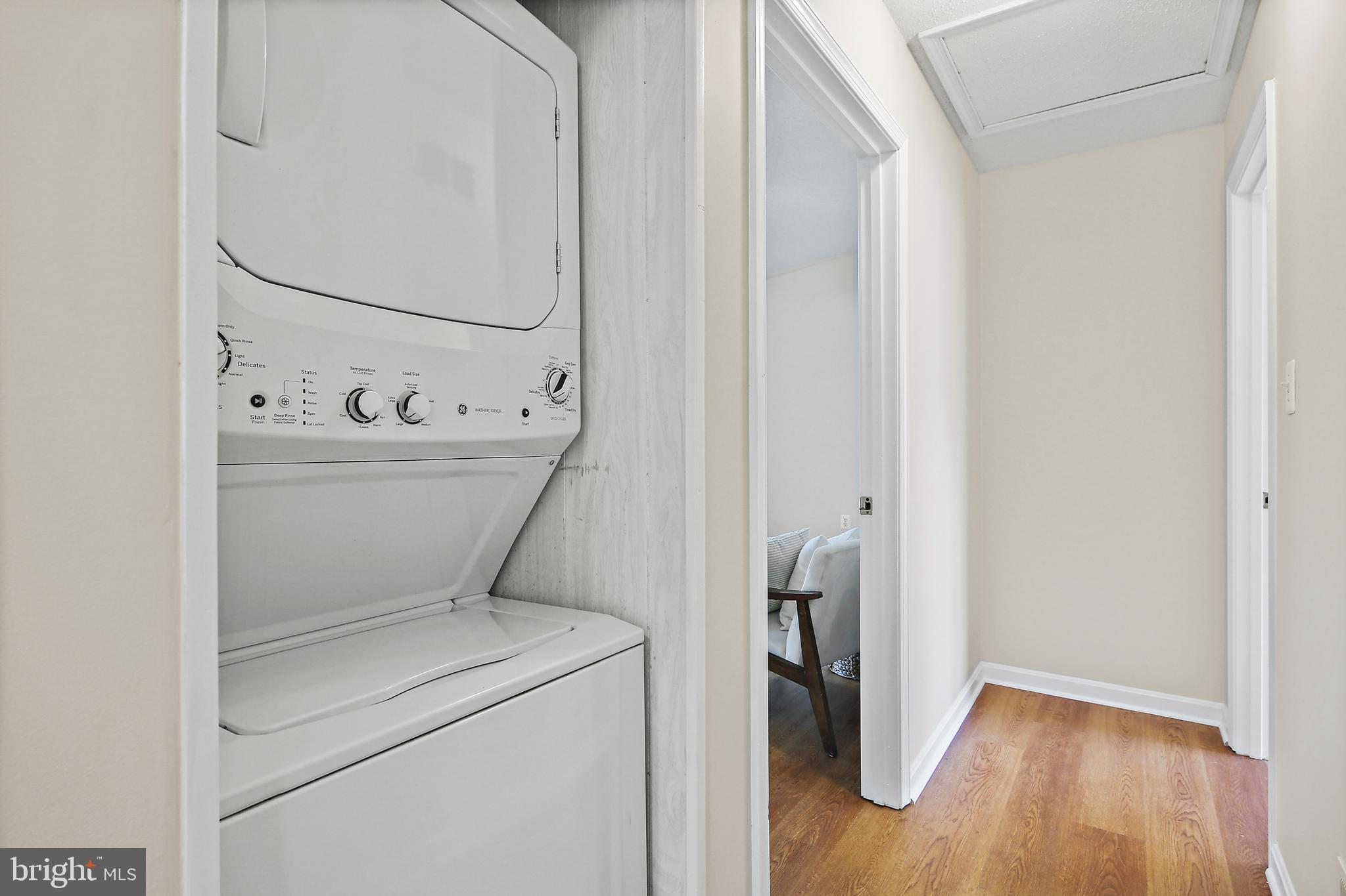 DEVLIN SQUARE - Residential