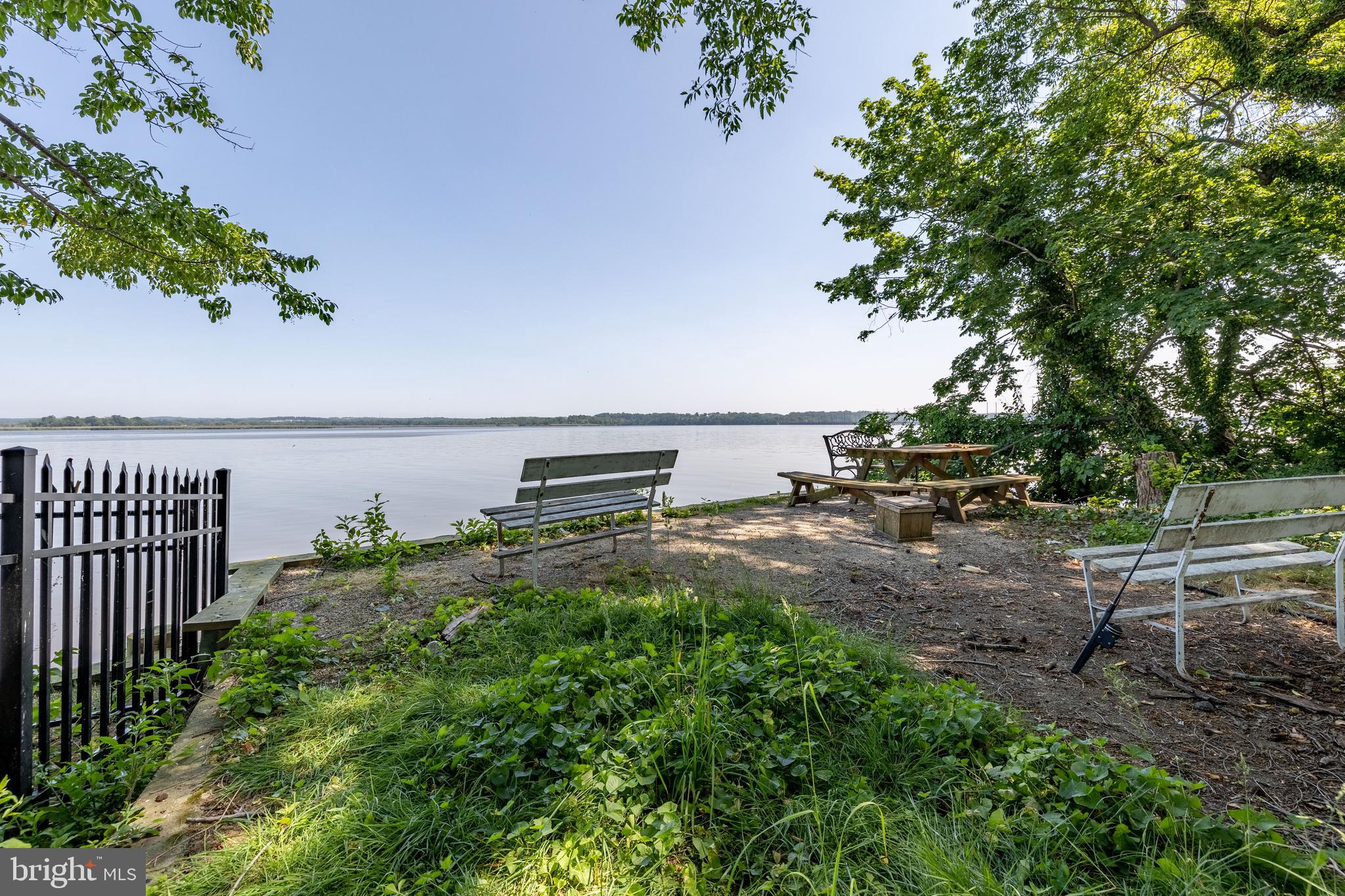 TWIN RIVER BEACH - Residential