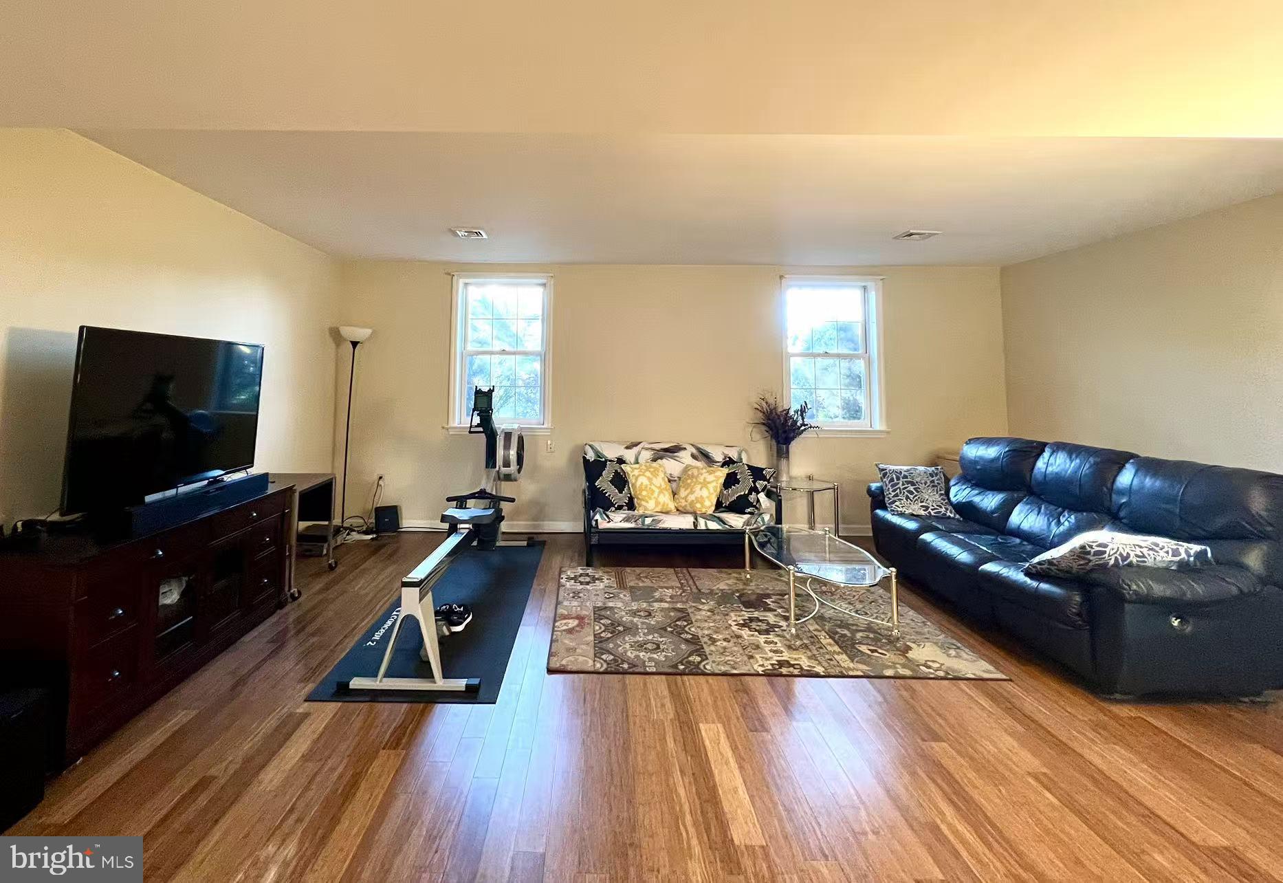 SOUTH POINT - Residential