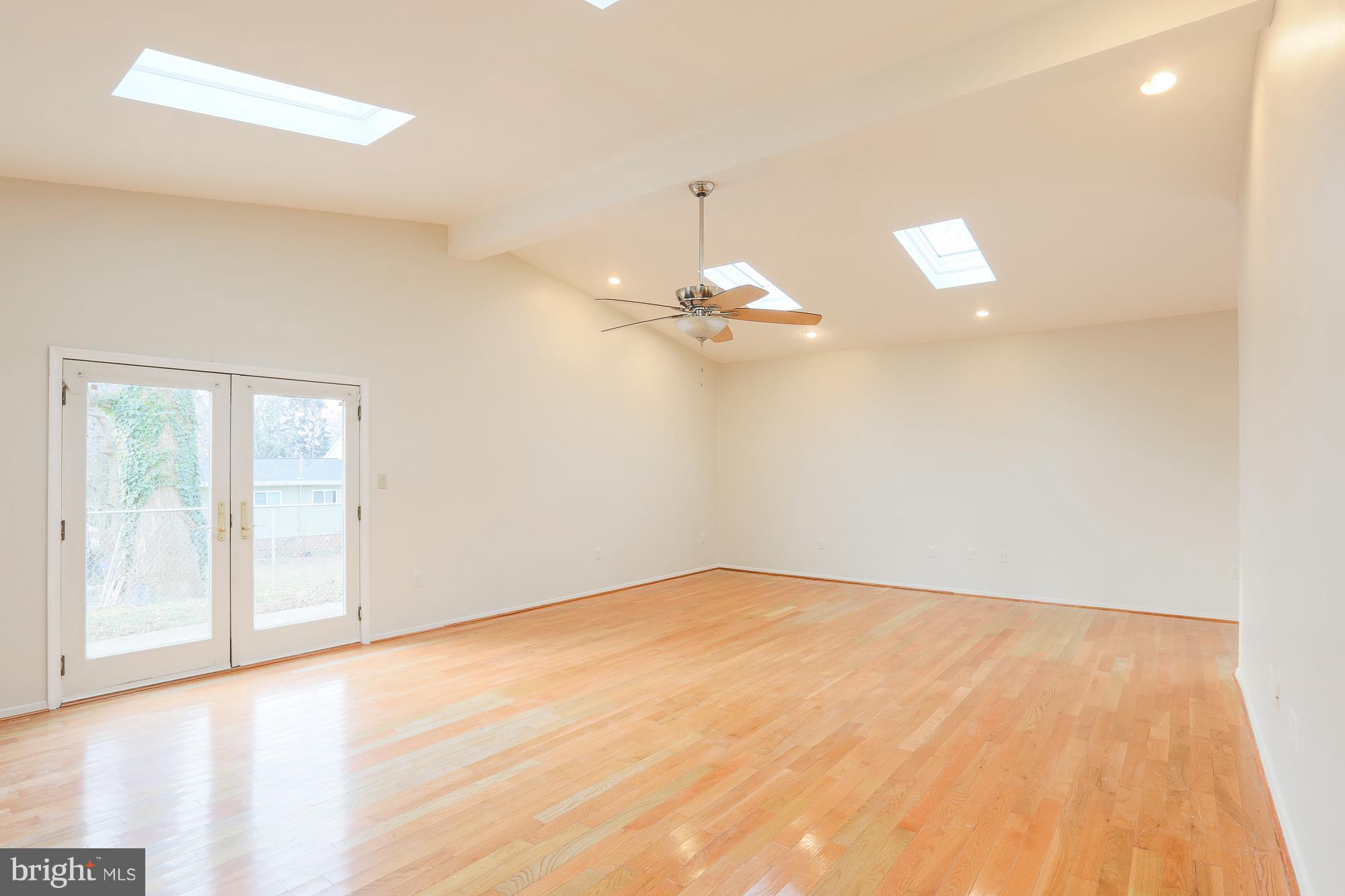 SUMMIT PARK - Residential Lease