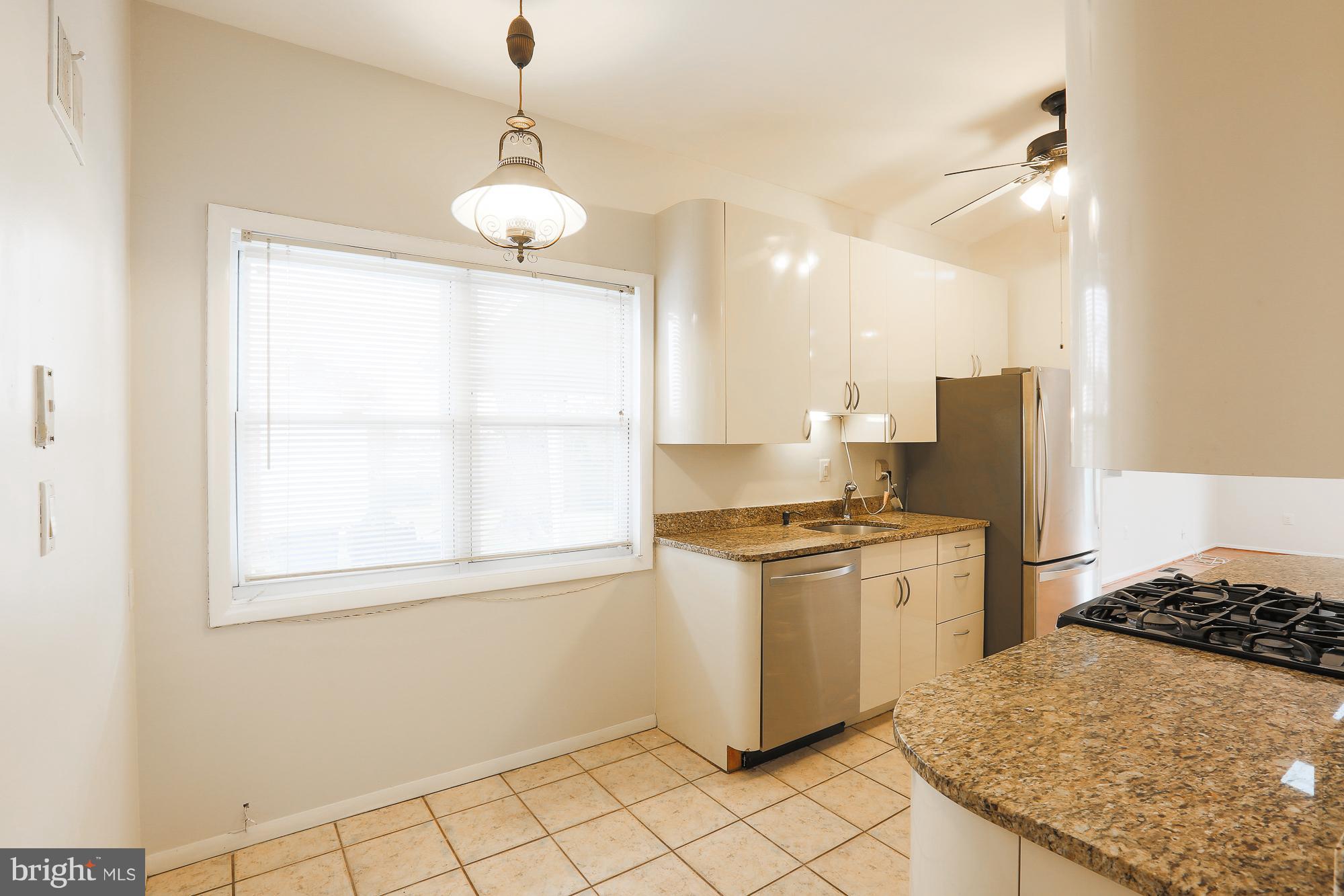 SUMMIT PARK - Residential Lease