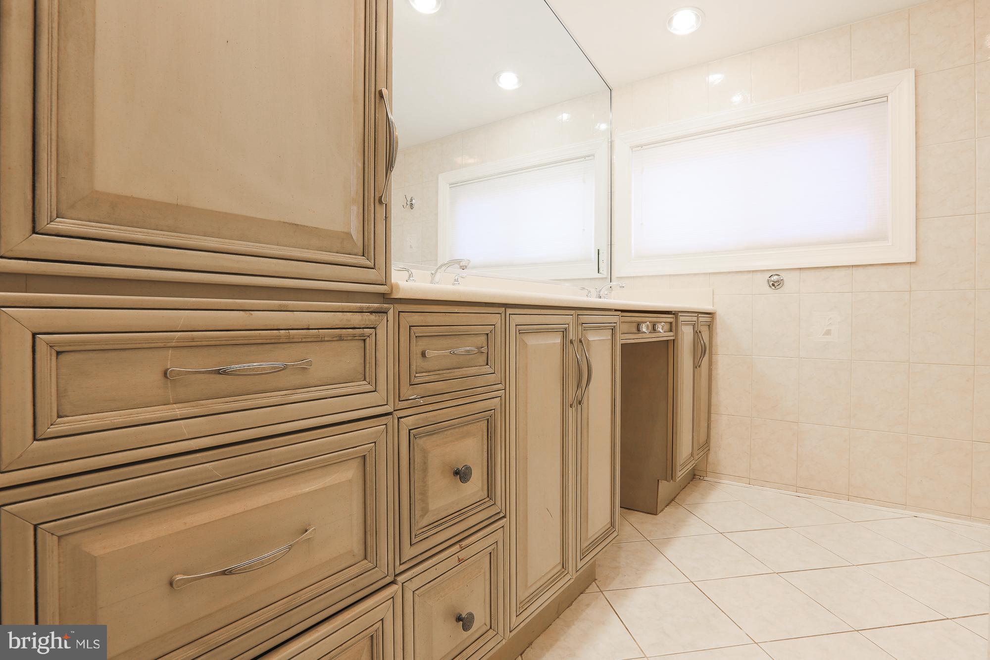 SUMMIT PARK - Residential Lease