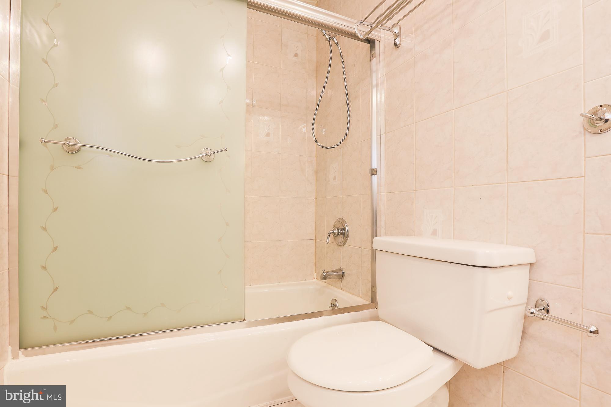 SUMMIT PARK - Residential Lease