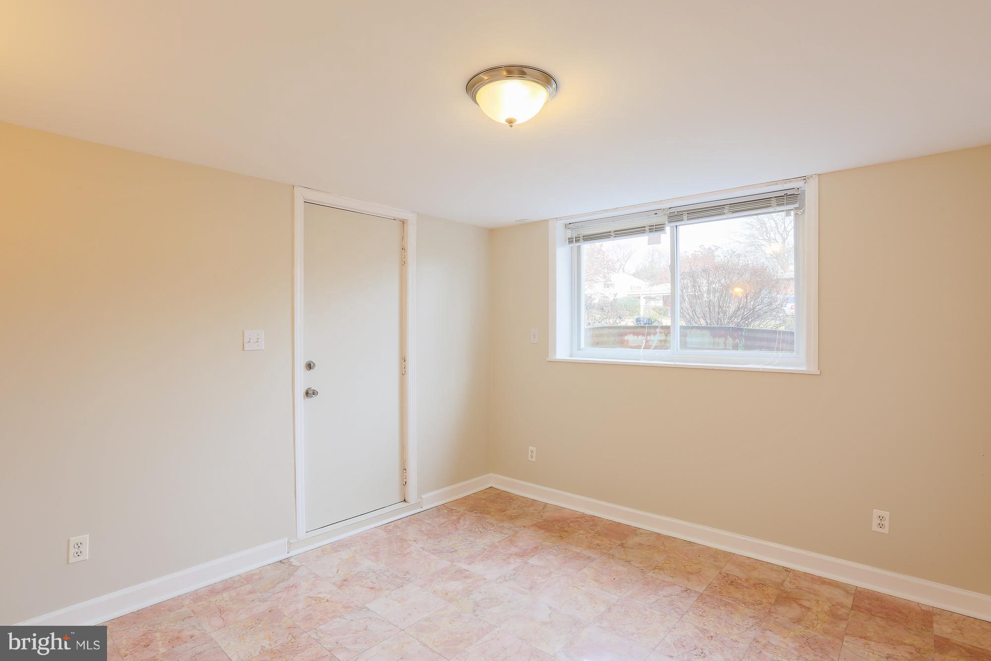 SUMMIT PARK - Residential Lease