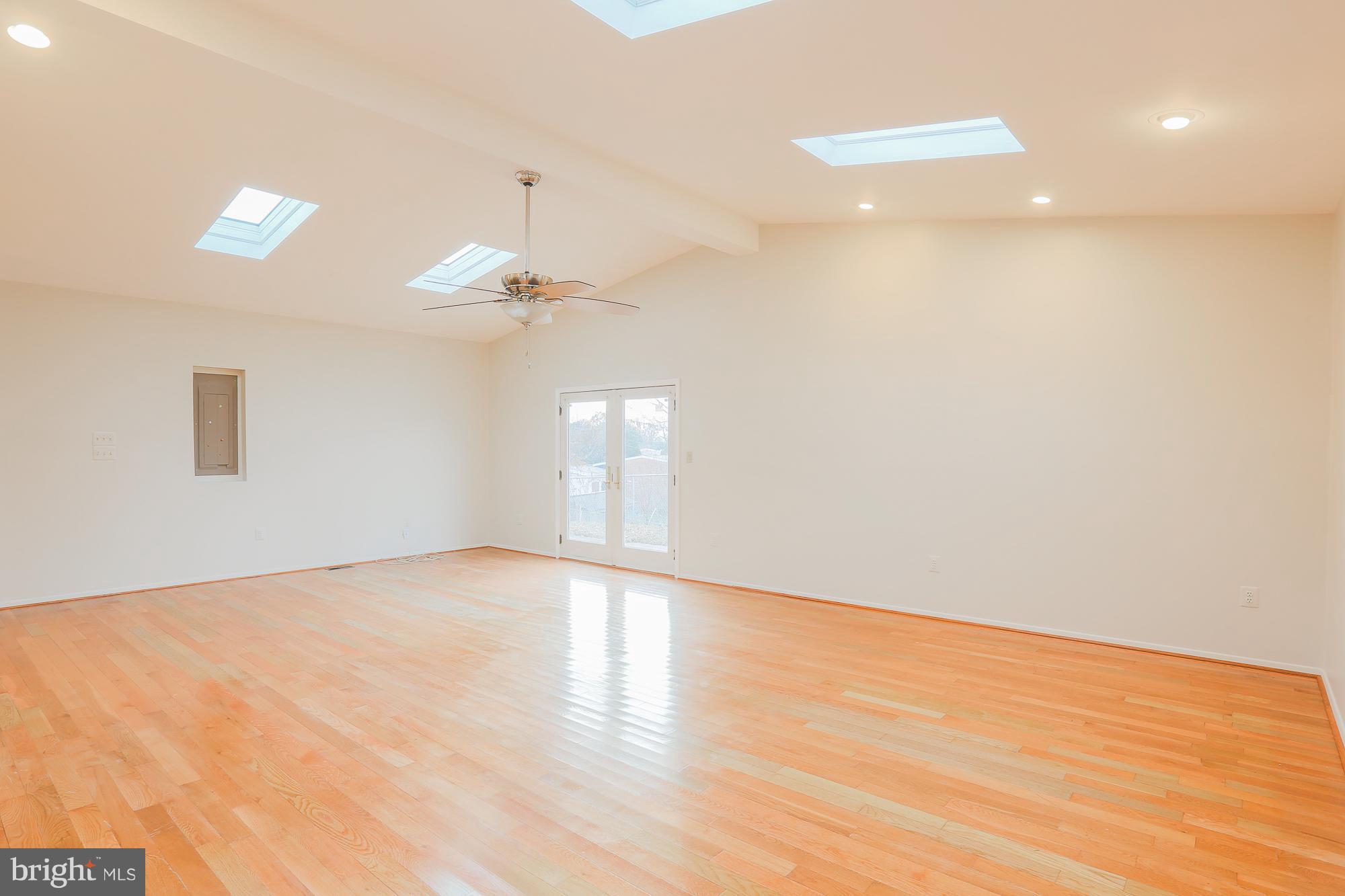 SUMMIT PARK - Residential Lease