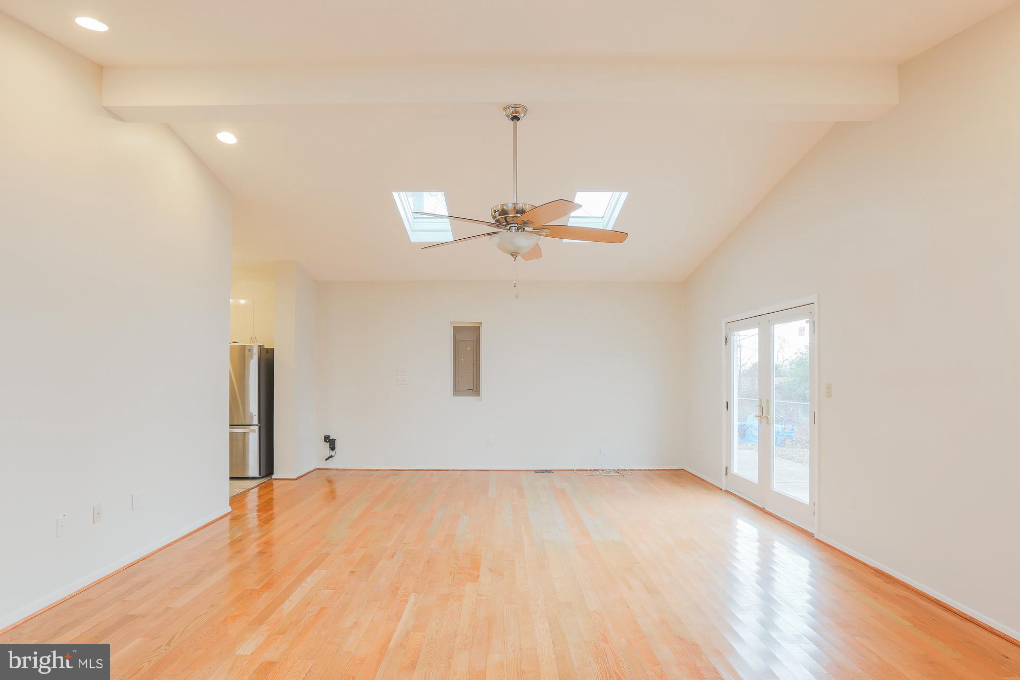 SUMMIT PARK - Residential Lease