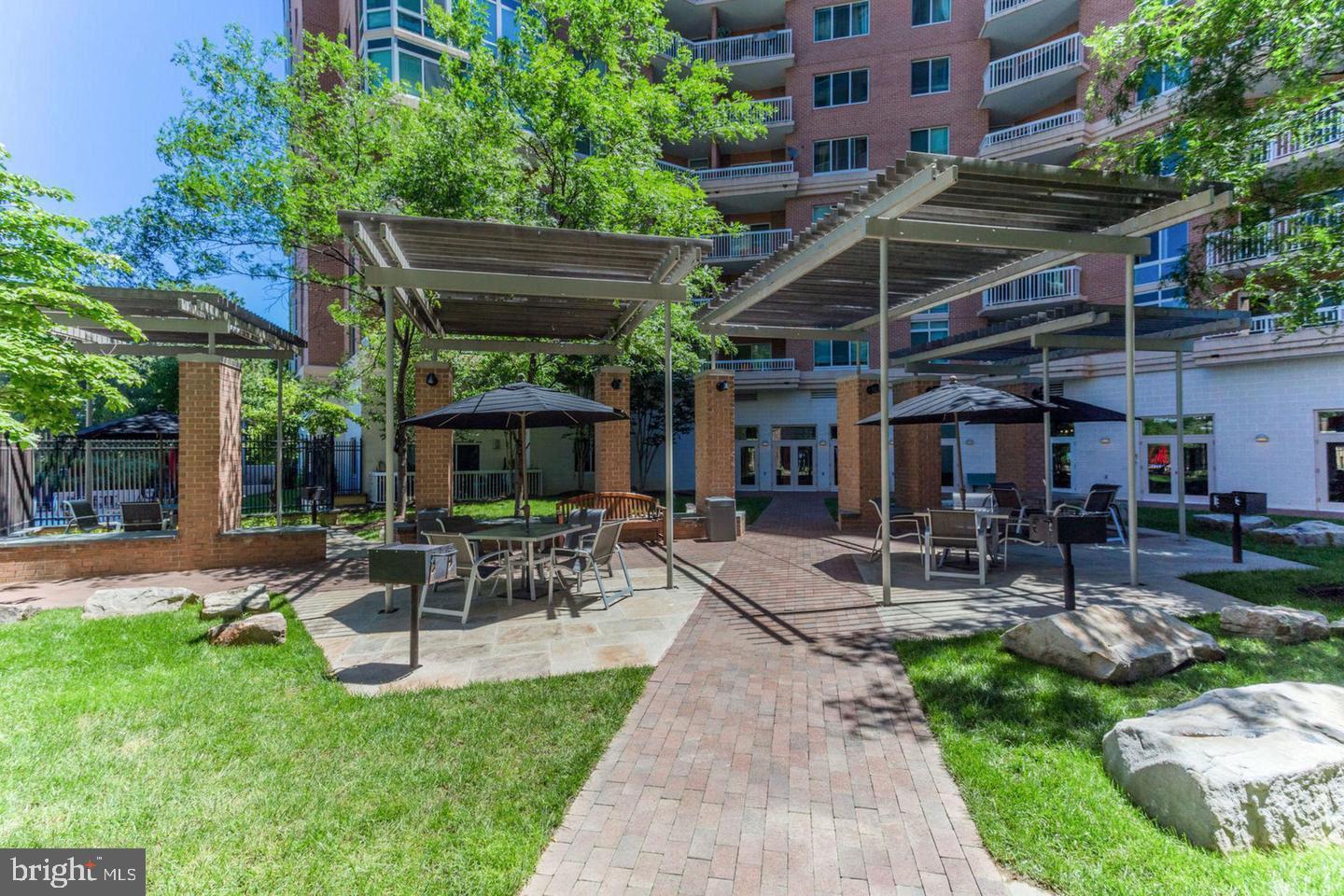 NORTHAMPTON PLACE - Residential Lease