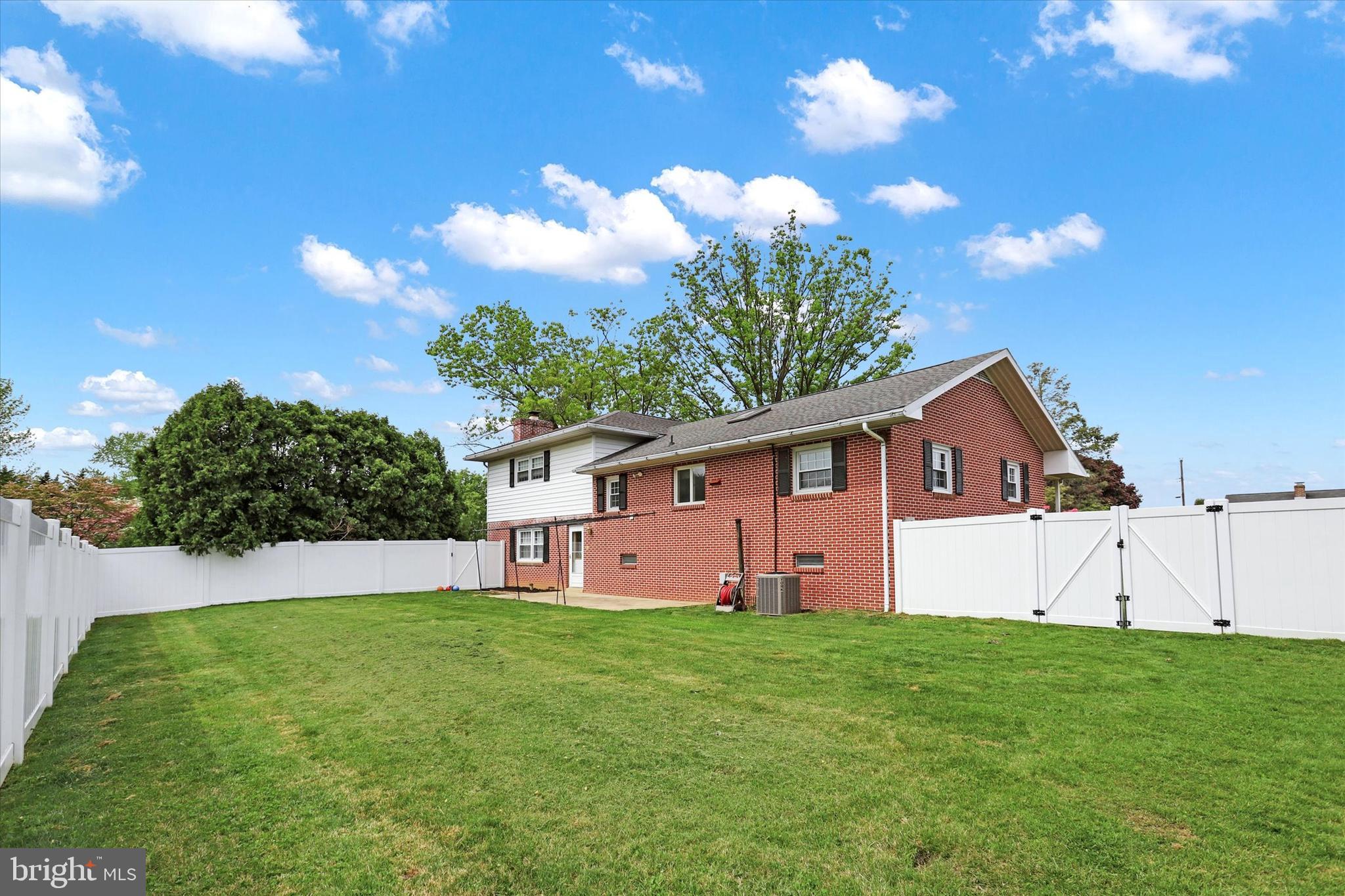 HILLANDALE - Residential