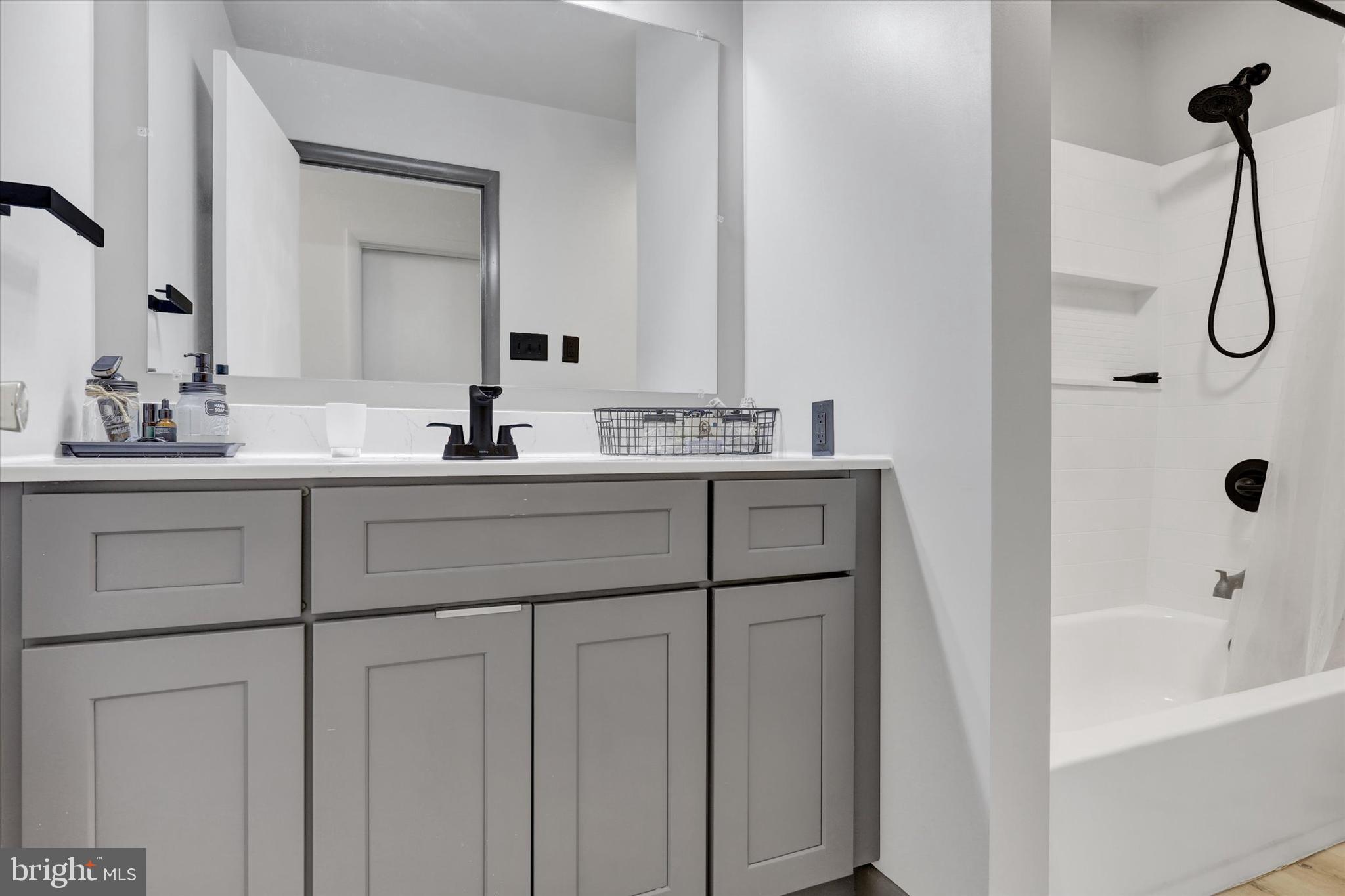 HILLANDALE - Residential