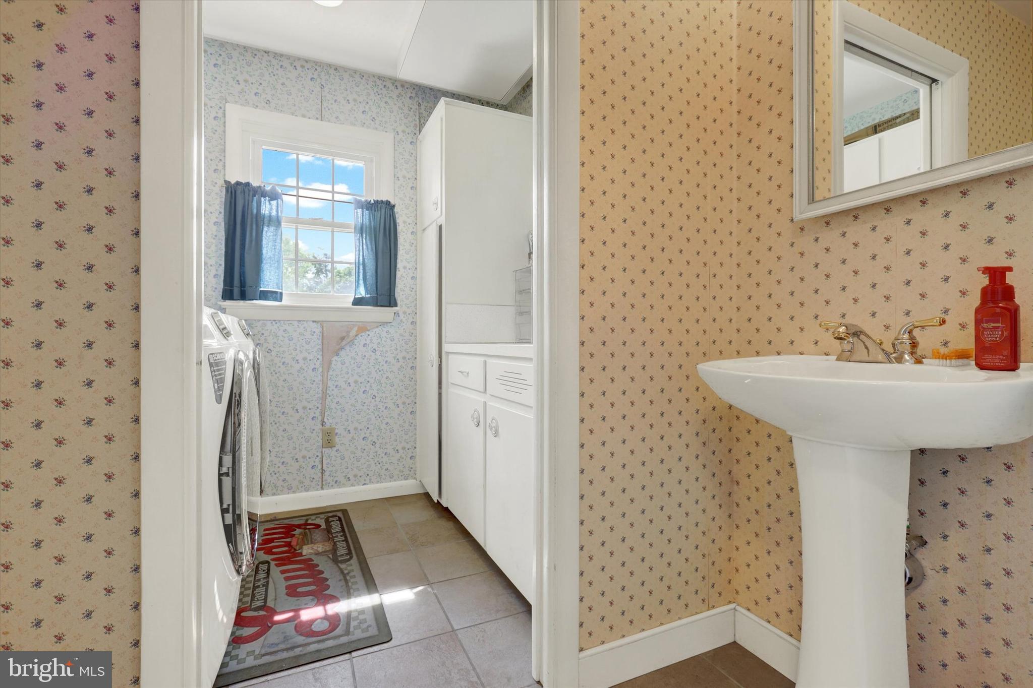 HILLANDALE - Residential