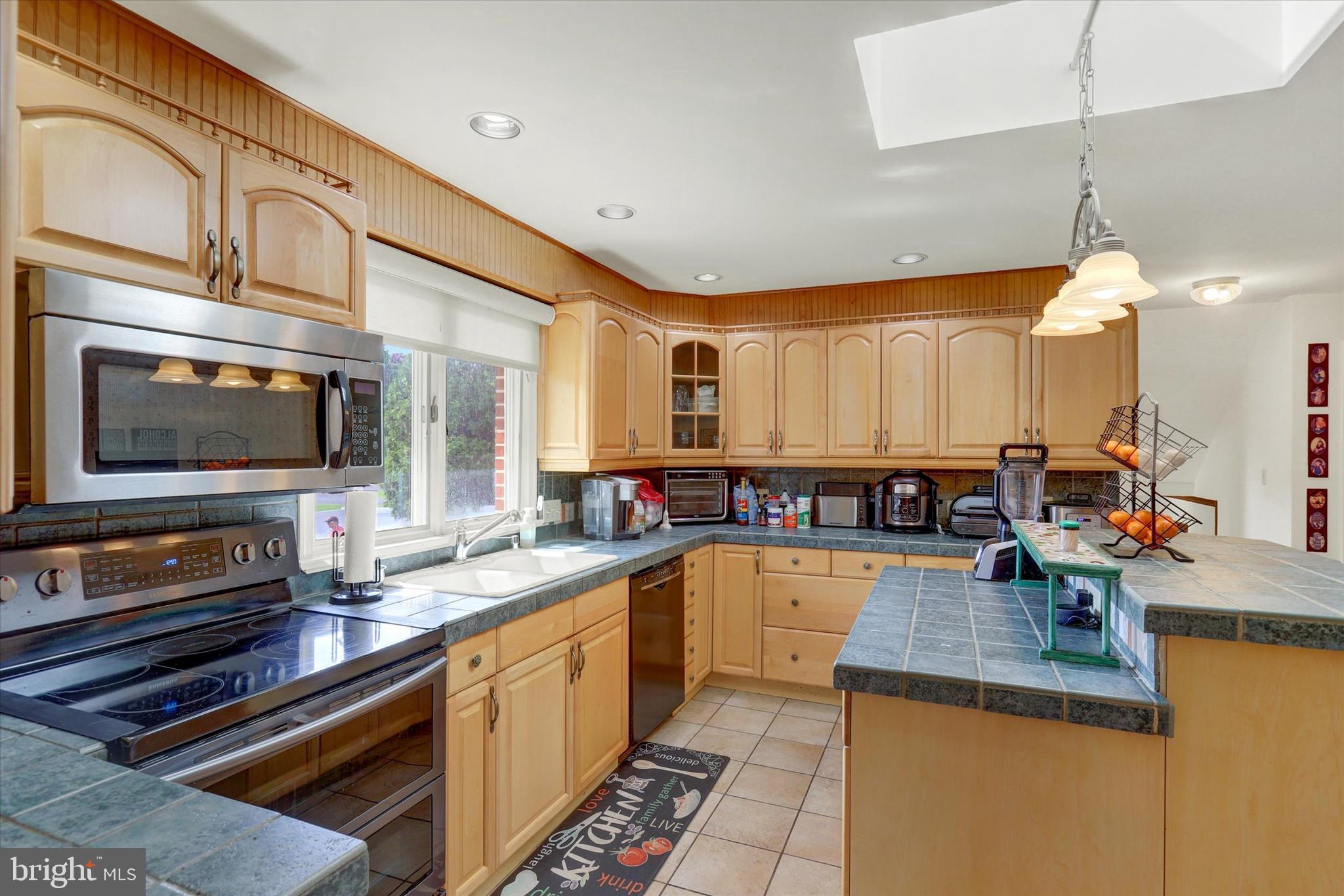 HILLANDALE - Residential