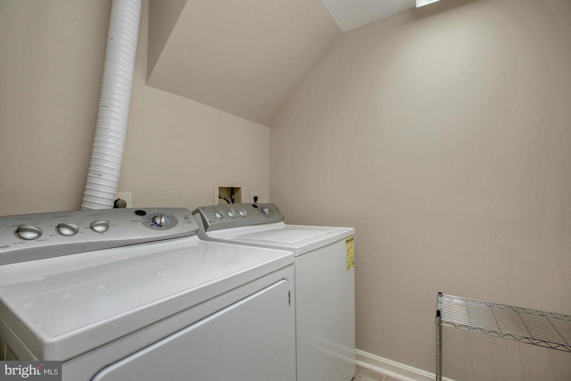 COURTHOUSE WOODS - Residential