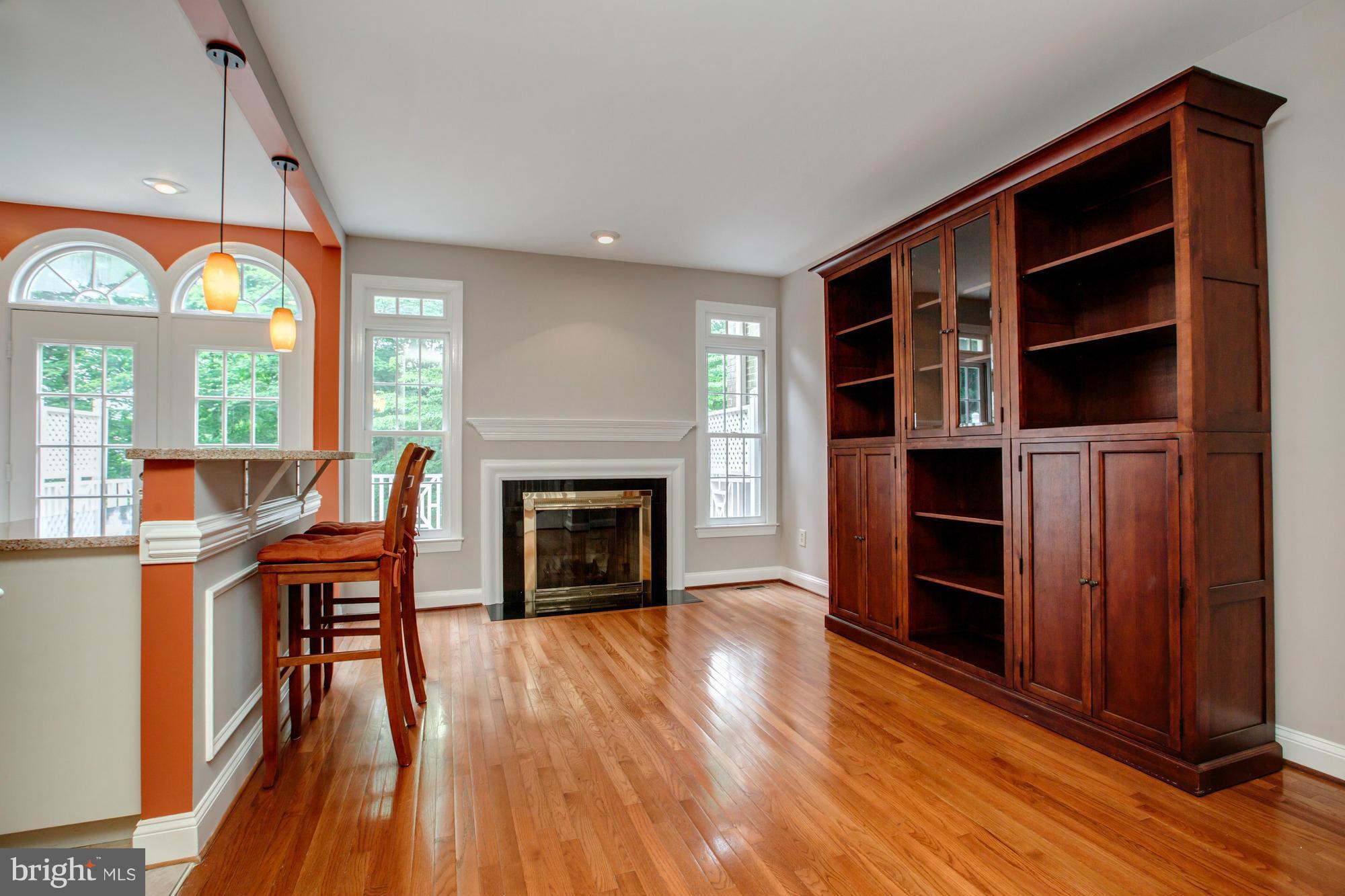 COURTHOUSE WOODS - Residential