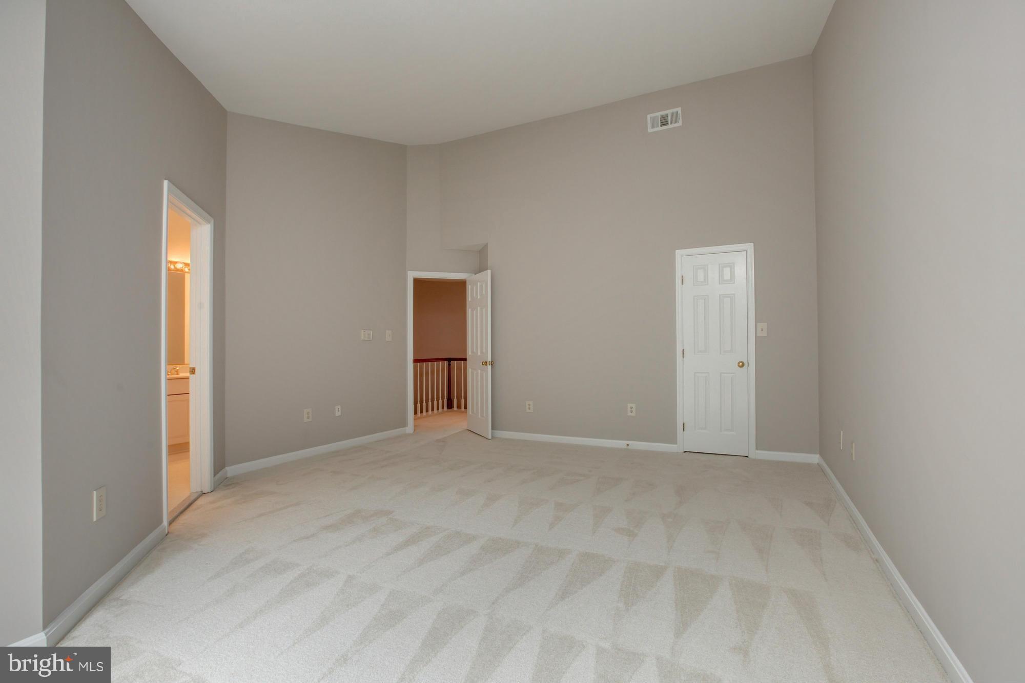 COURTHOUSE WOODS - Residential