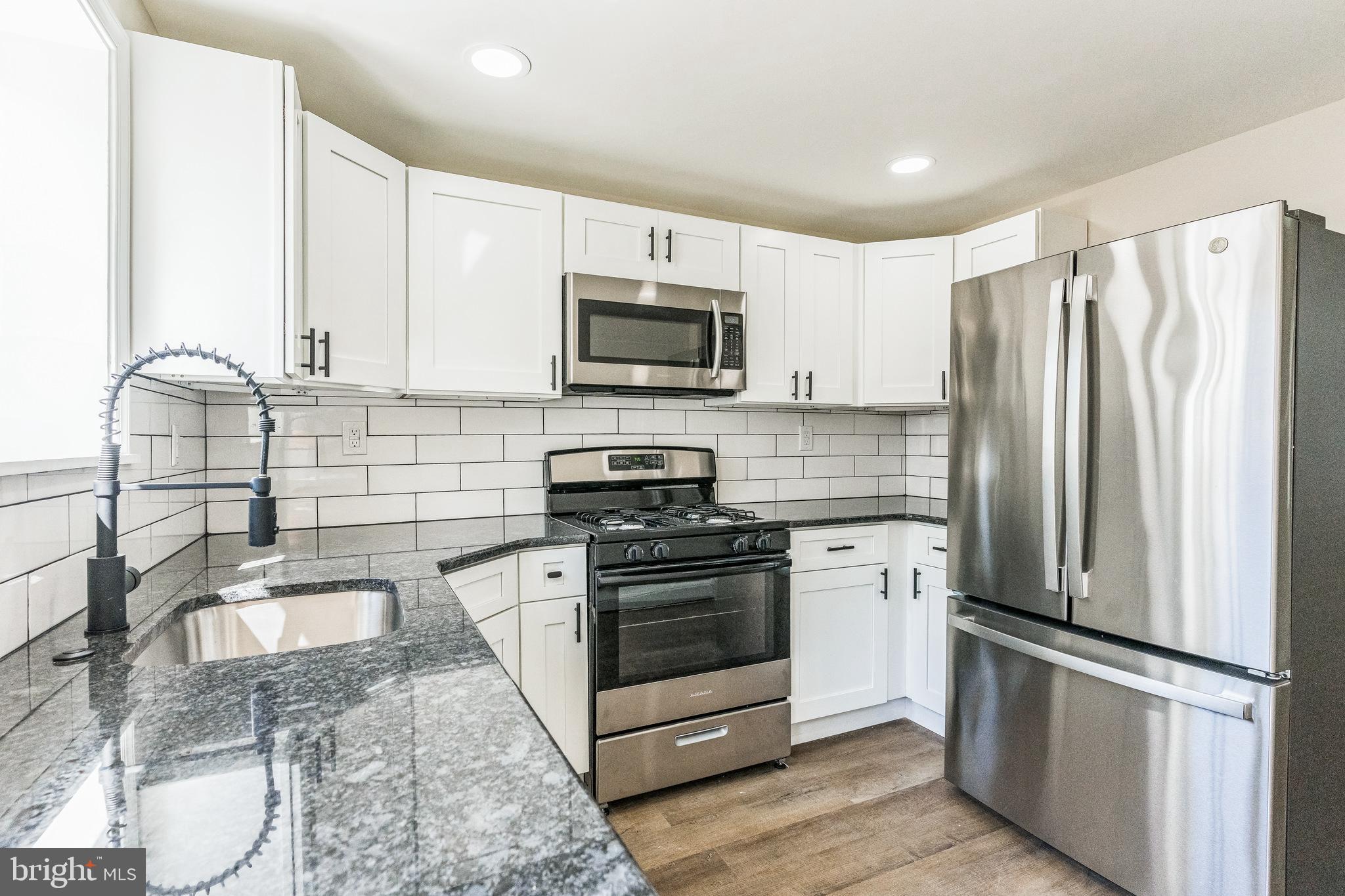 PORT RICHMOND - Residential