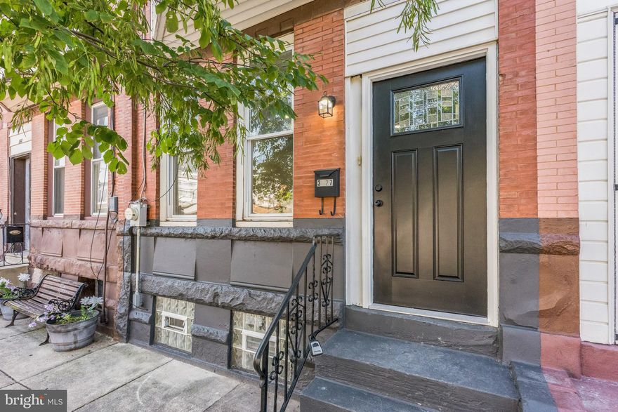 Welcome to this beautifully renovated brick front home in the heart of Port Richmond! Offering over 1,400 square feet of bright and stylish living space, this move-in ready gem features 3 generously sized bedrooms and 1.5 modern bathrooms. Enjoy the abundance of natural light that fills every room, highlighting the fresh finishes throughout. The no-maintenance yard provides the perfect spot to relax or entertain without the upkeep. A must-see in one of Philly’s most vibrant neighborhoods!