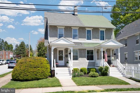Photo of 400 S 3rd Avenue, ROYERSFORD, PA 19468 (MLS # PAMC2171312)
