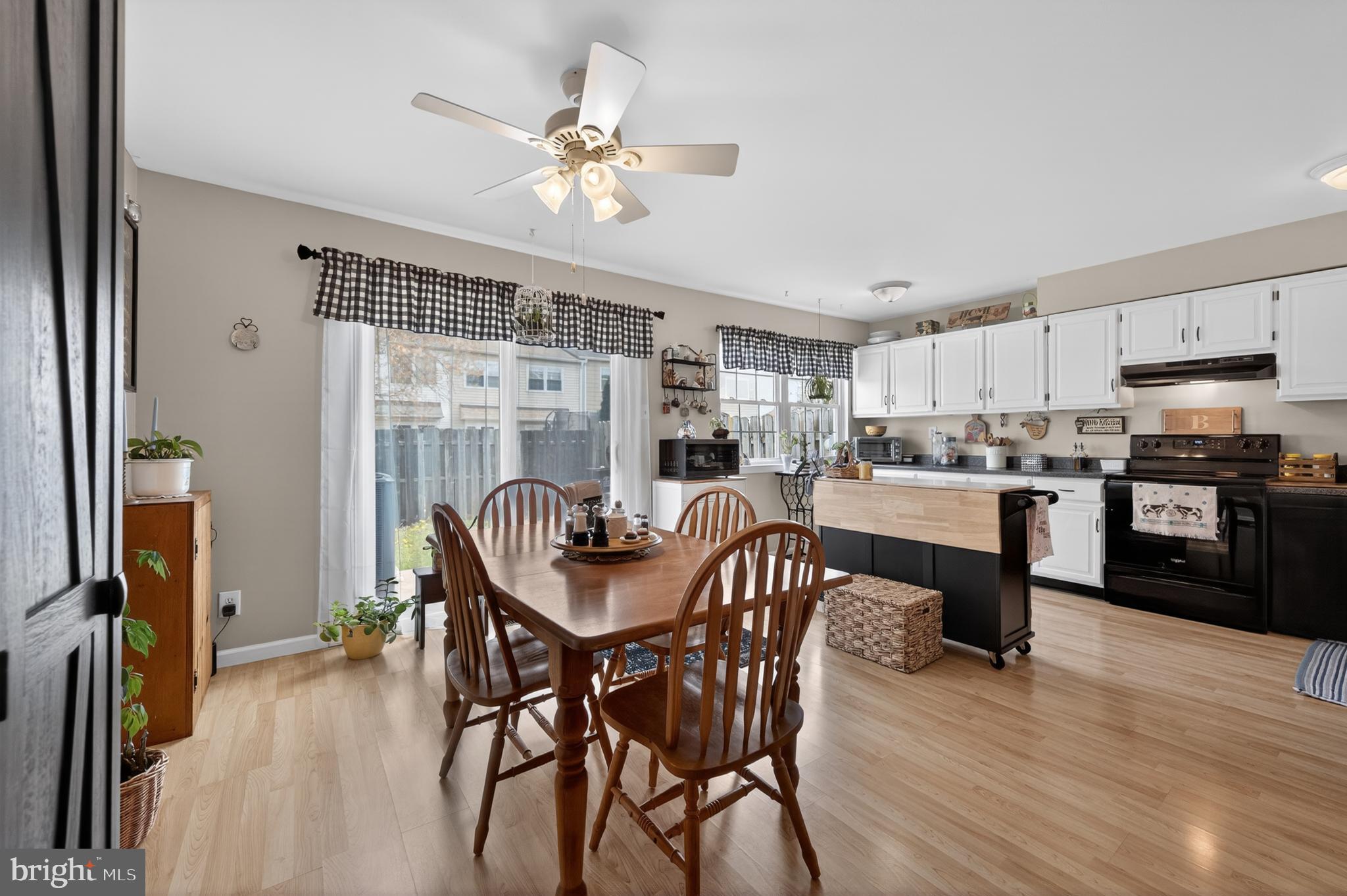 INDEPENDENCE SQ - Residential