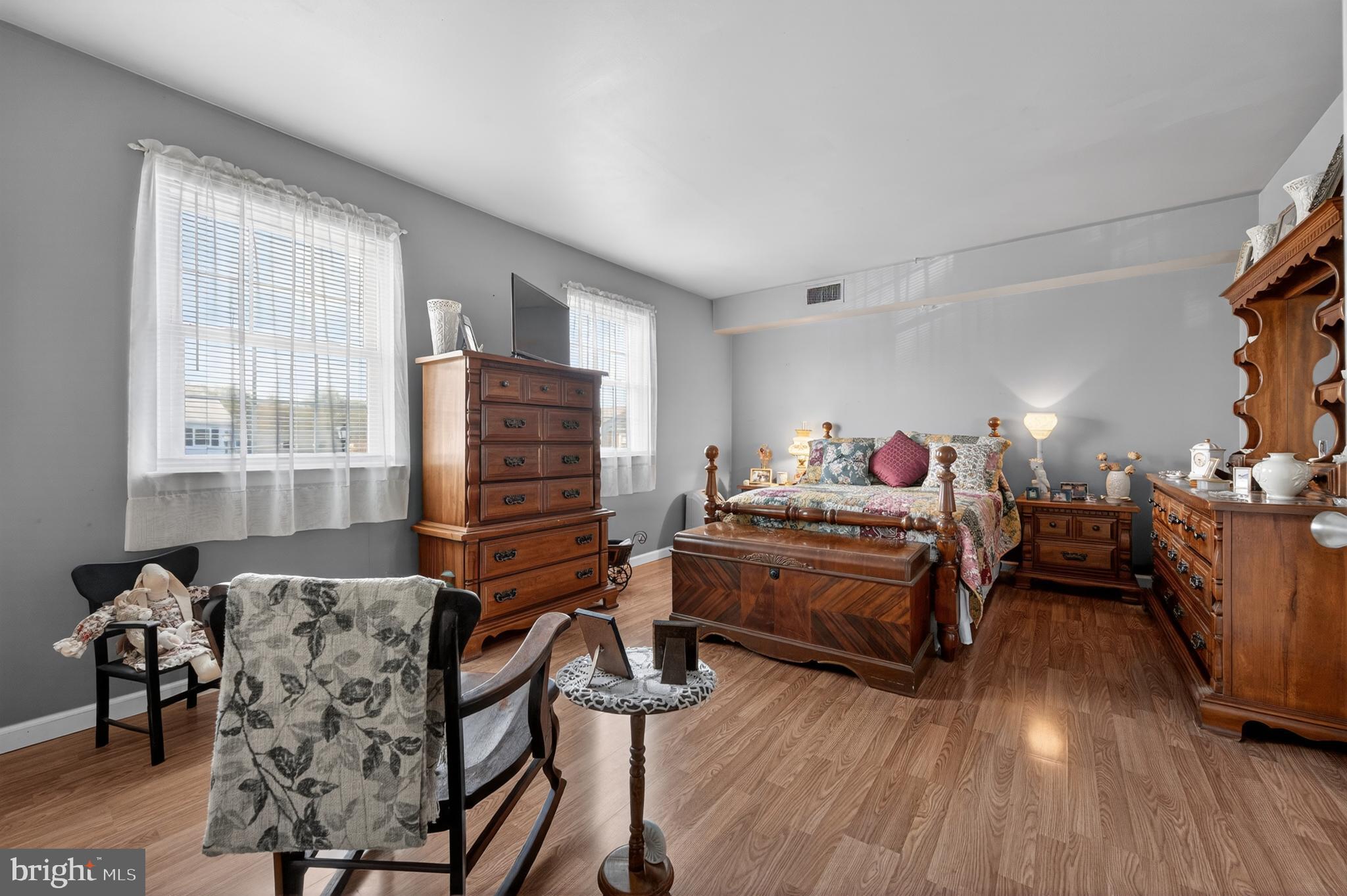 INDEPENDENCE SQ - Residential