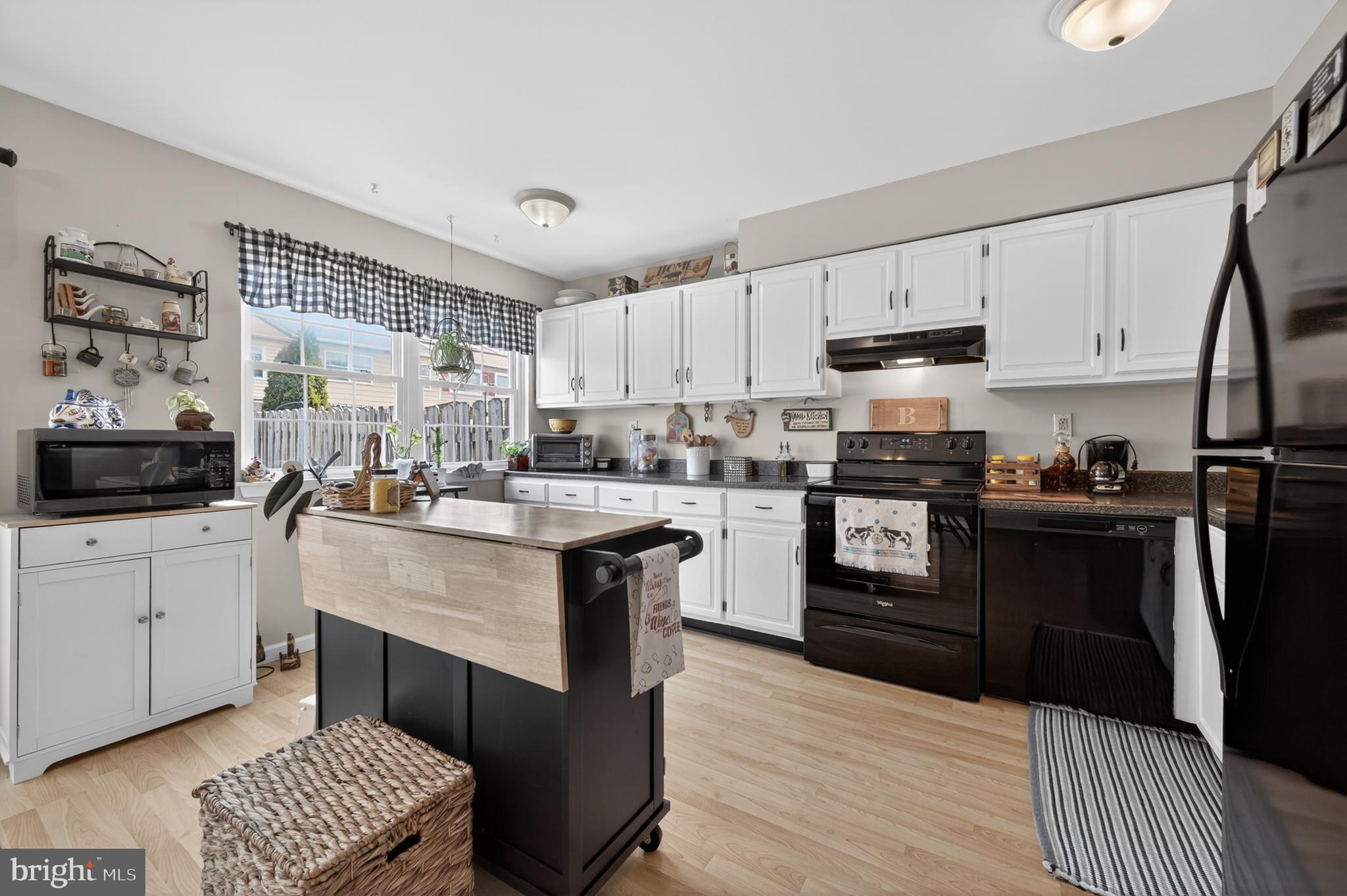 INDEPENDENCE SQ - Residential