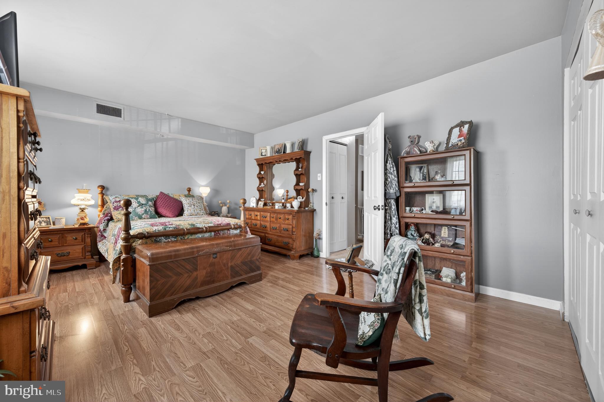 INDEPENDENCE SQ - Residential