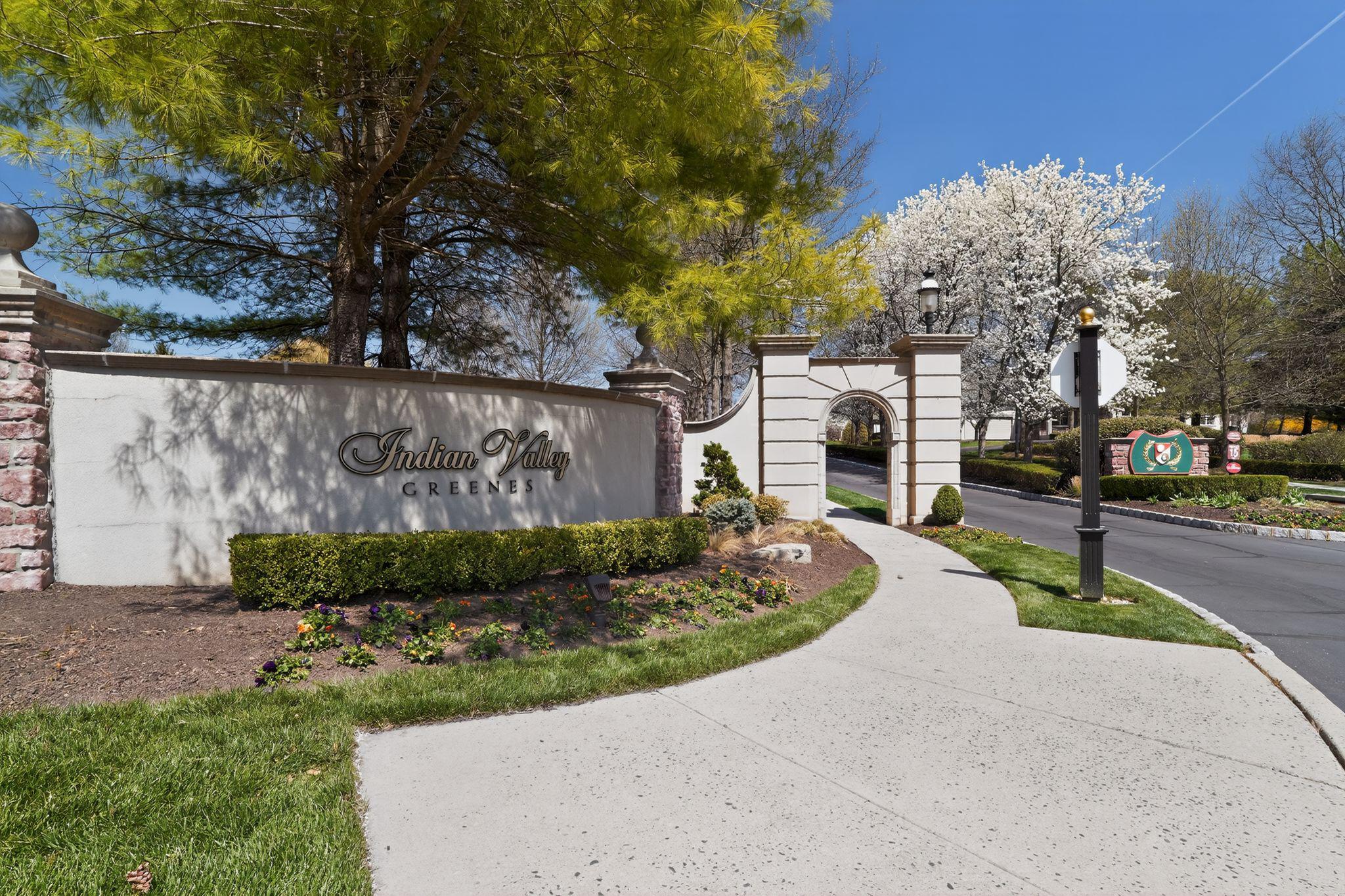 280 COUNTRY CLUB DRIVE