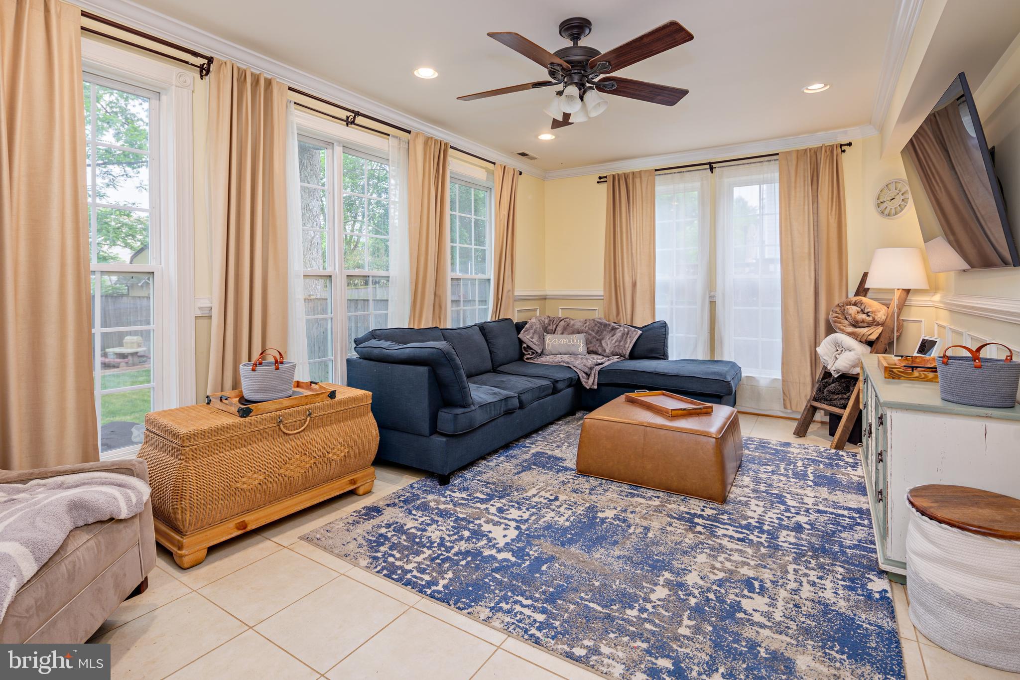 LAKE EVESHAM - Residential Lease