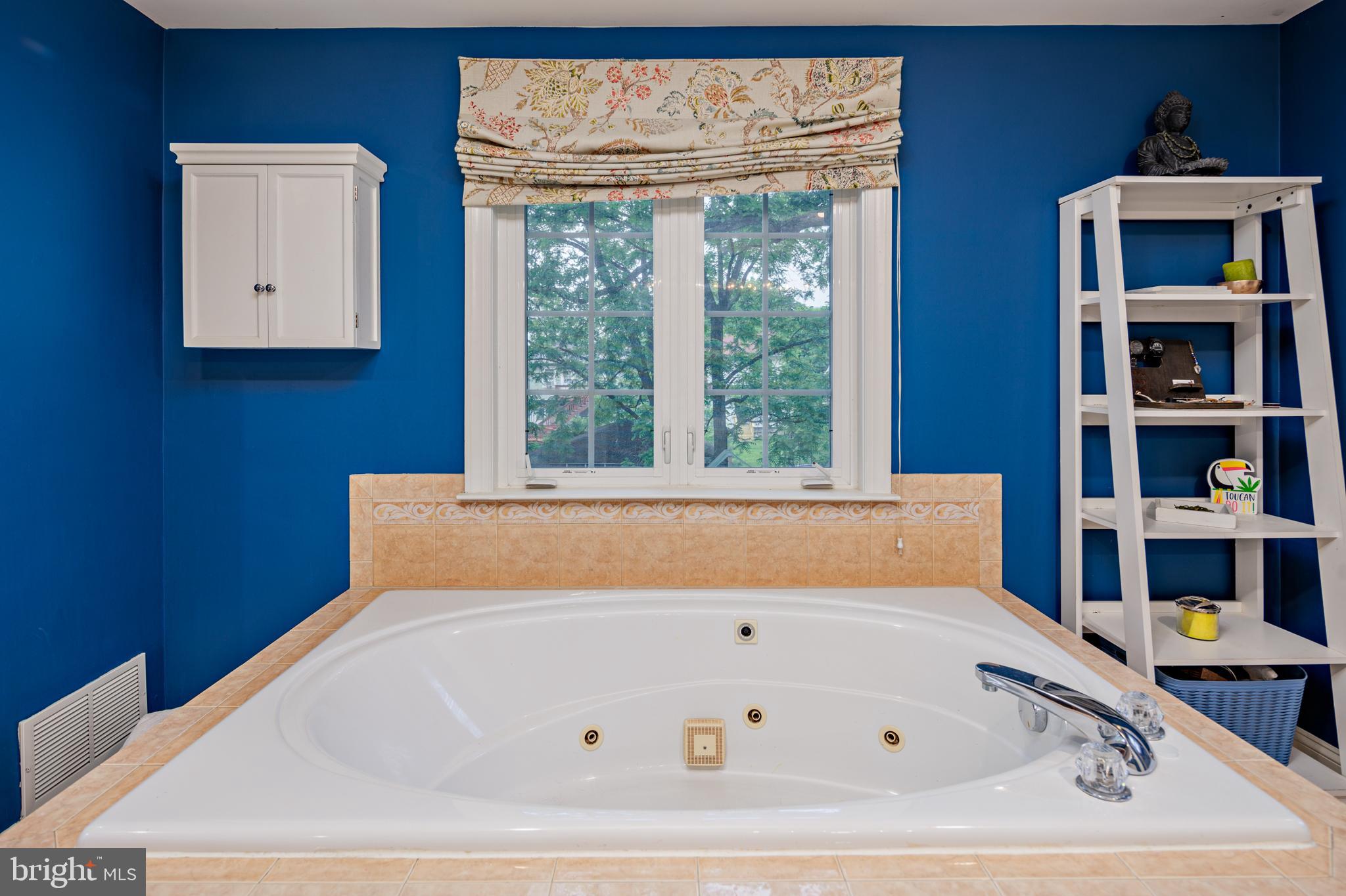 LAKE EVESHAM - Residential Lease