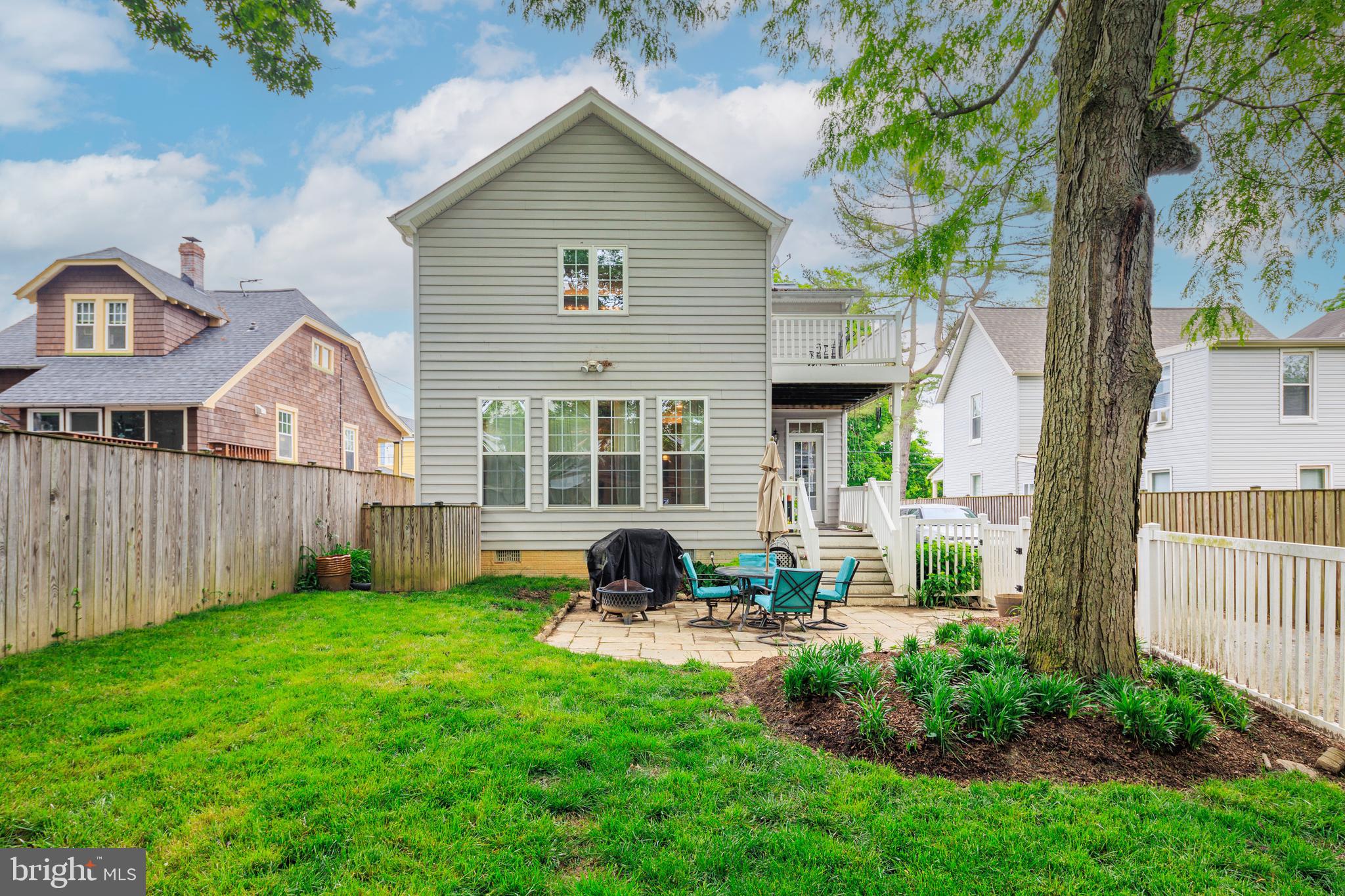 LAKE EVESHAM - Residential Lease