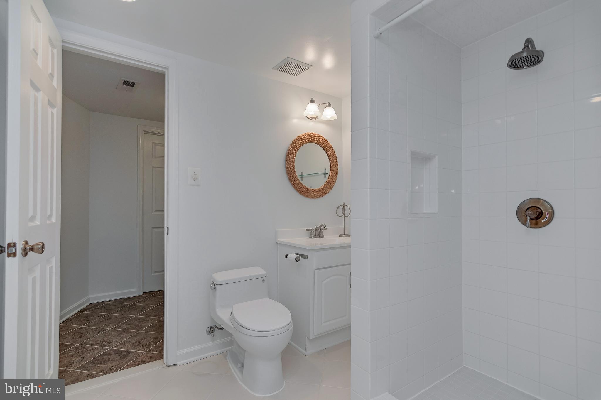 ARLINGTON - Residential Lease