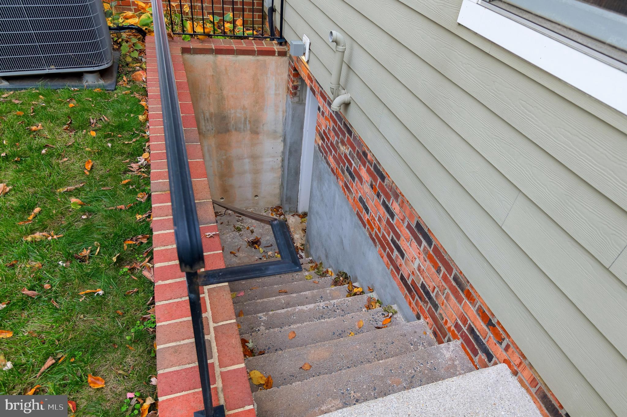 ARLINGTON - Residential Lease