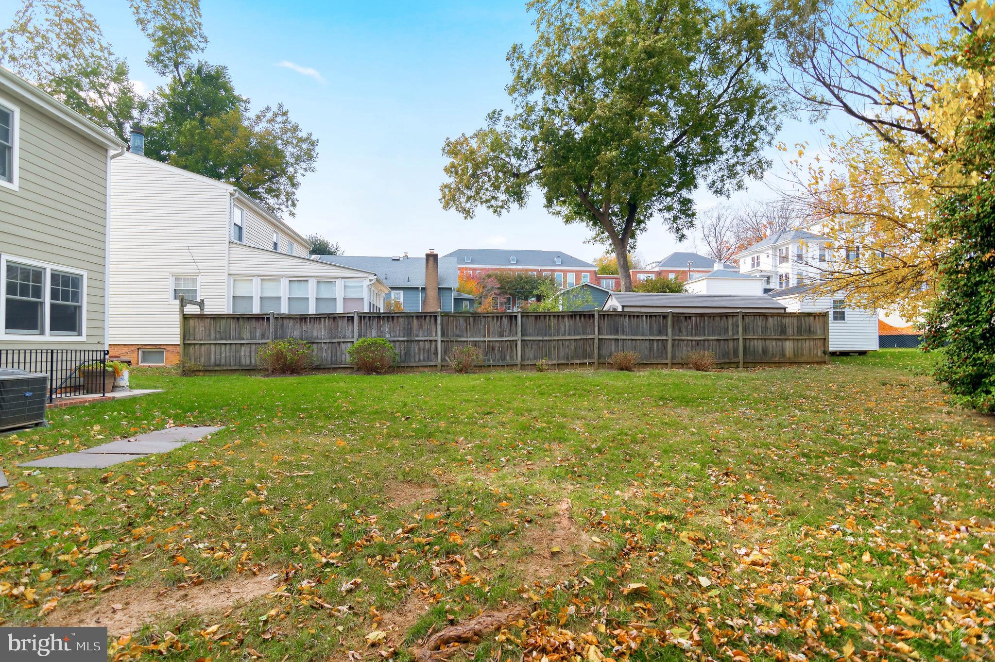 ARLINGTON - Residential Lease