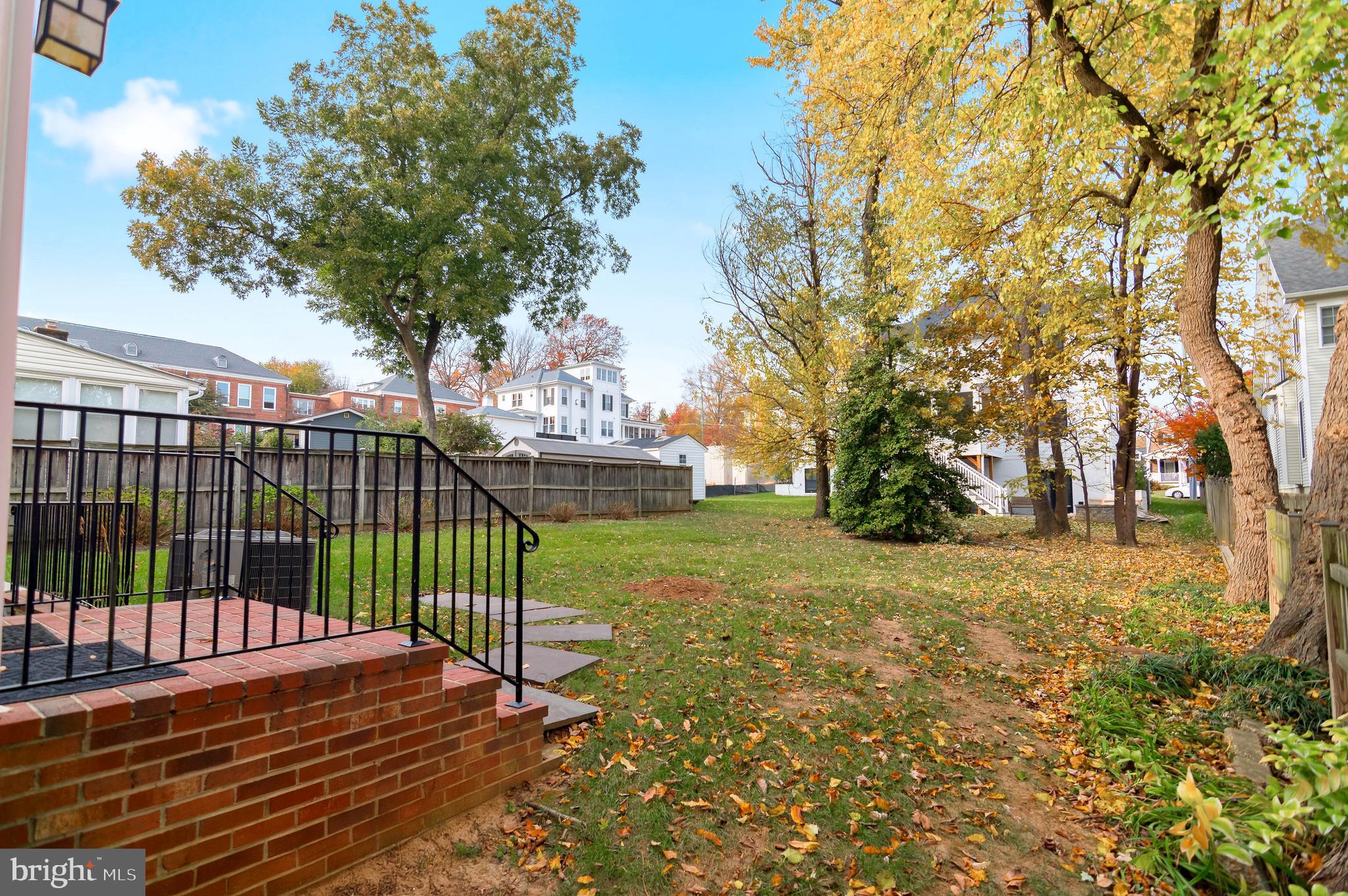 ARLINGTON - Residential Lease