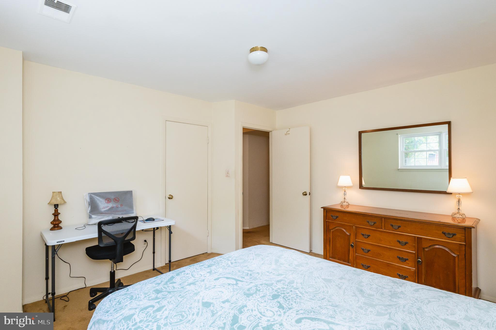 SILVER LAKE - Residential