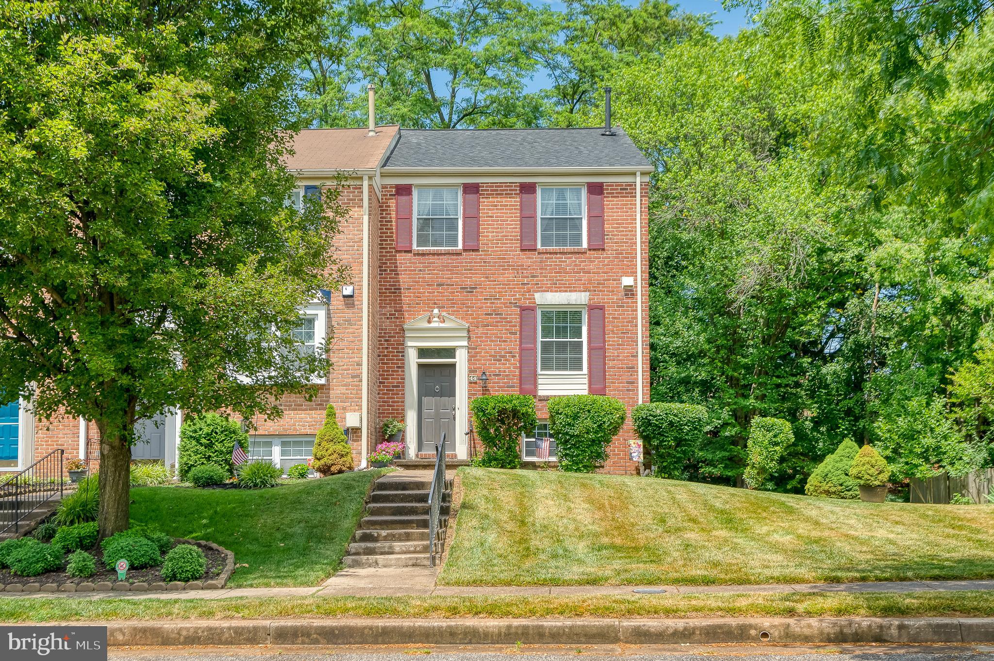 SILVER LAKE - Residential