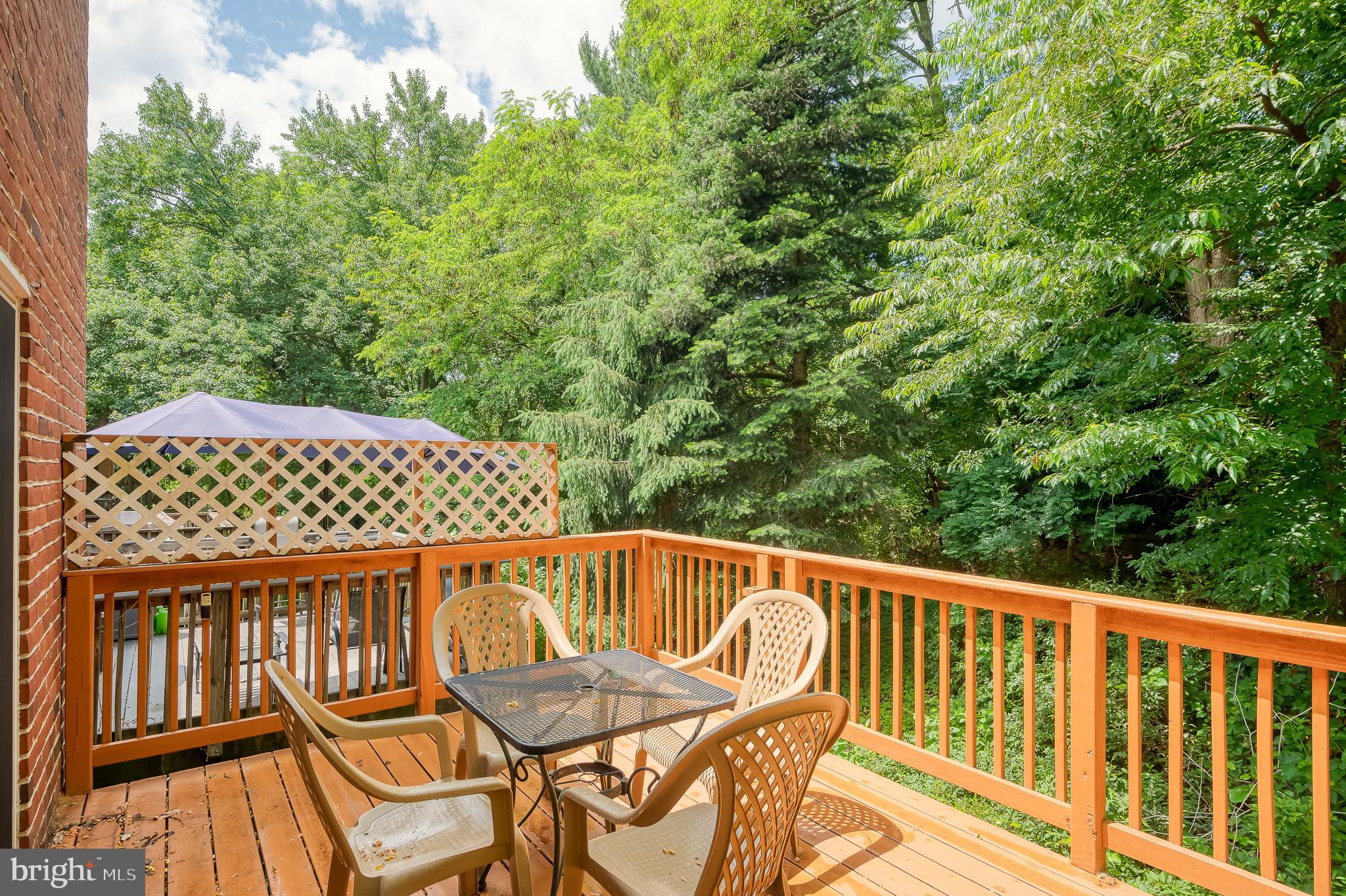 SILVER LAKE - Residential