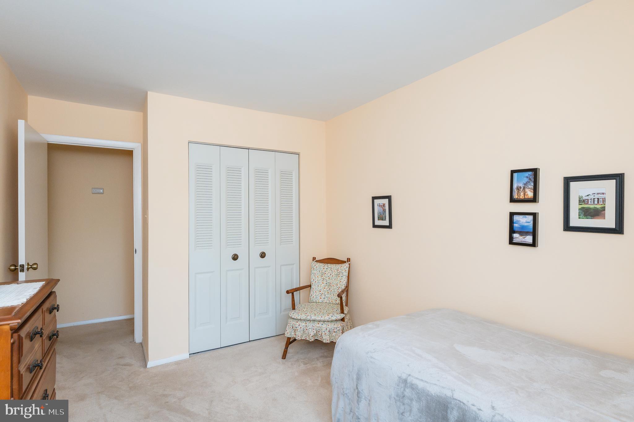 SILVER LAKE - Residential