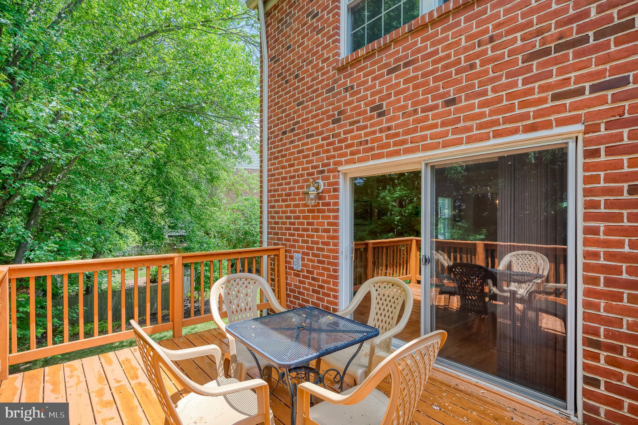 SILVER LAKE - Residential