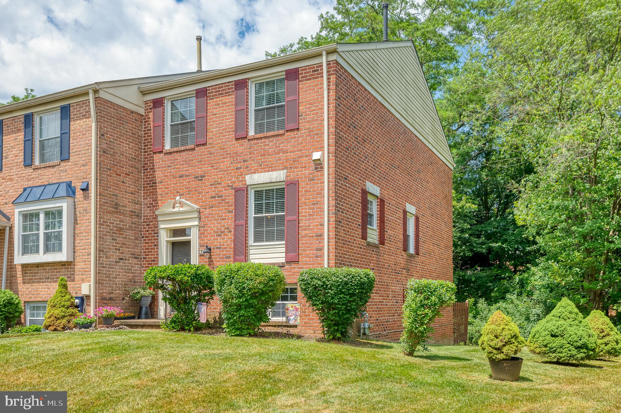 SILVER LAKE - Residential