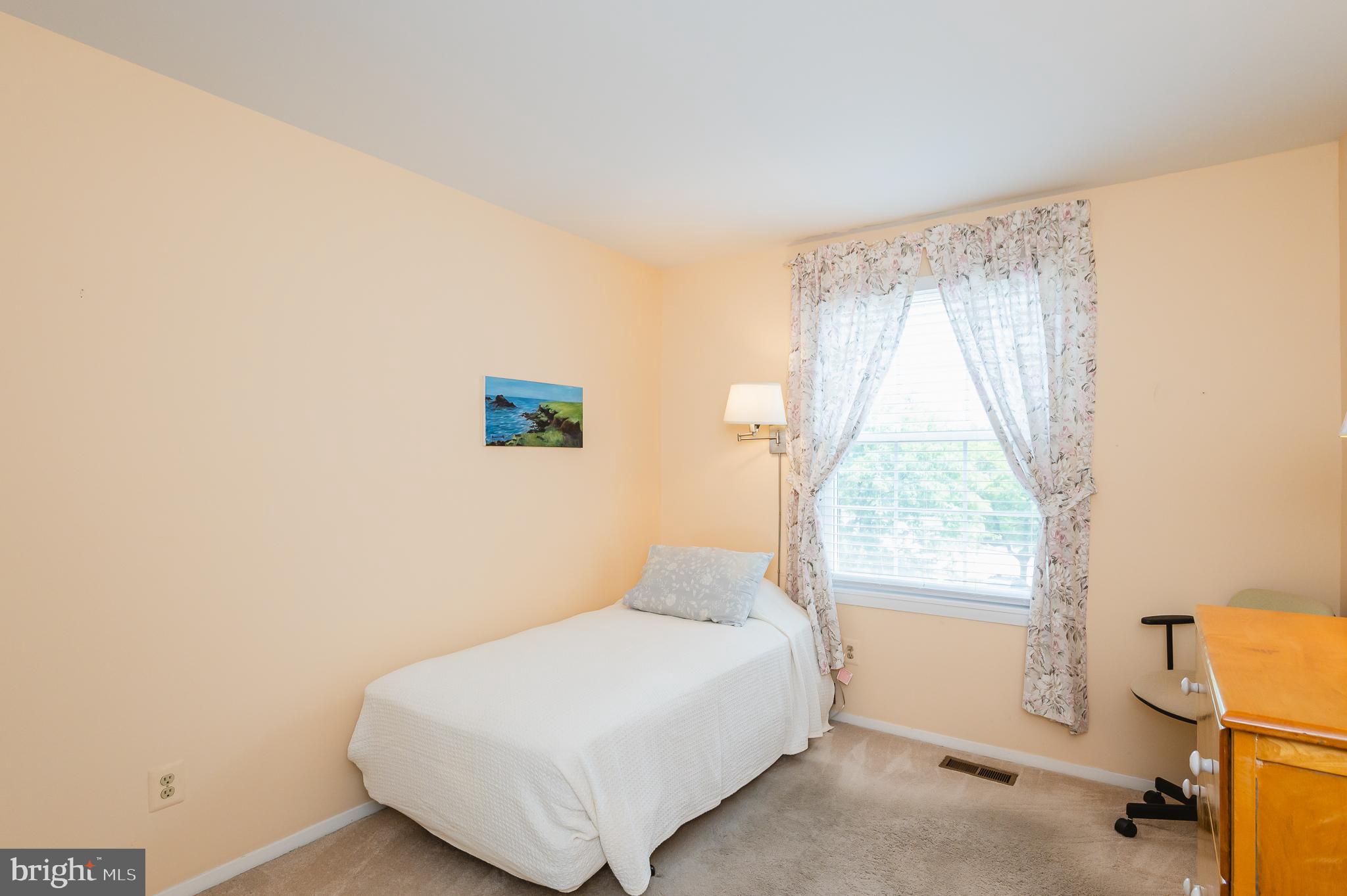 SILVER LAKE - Residential