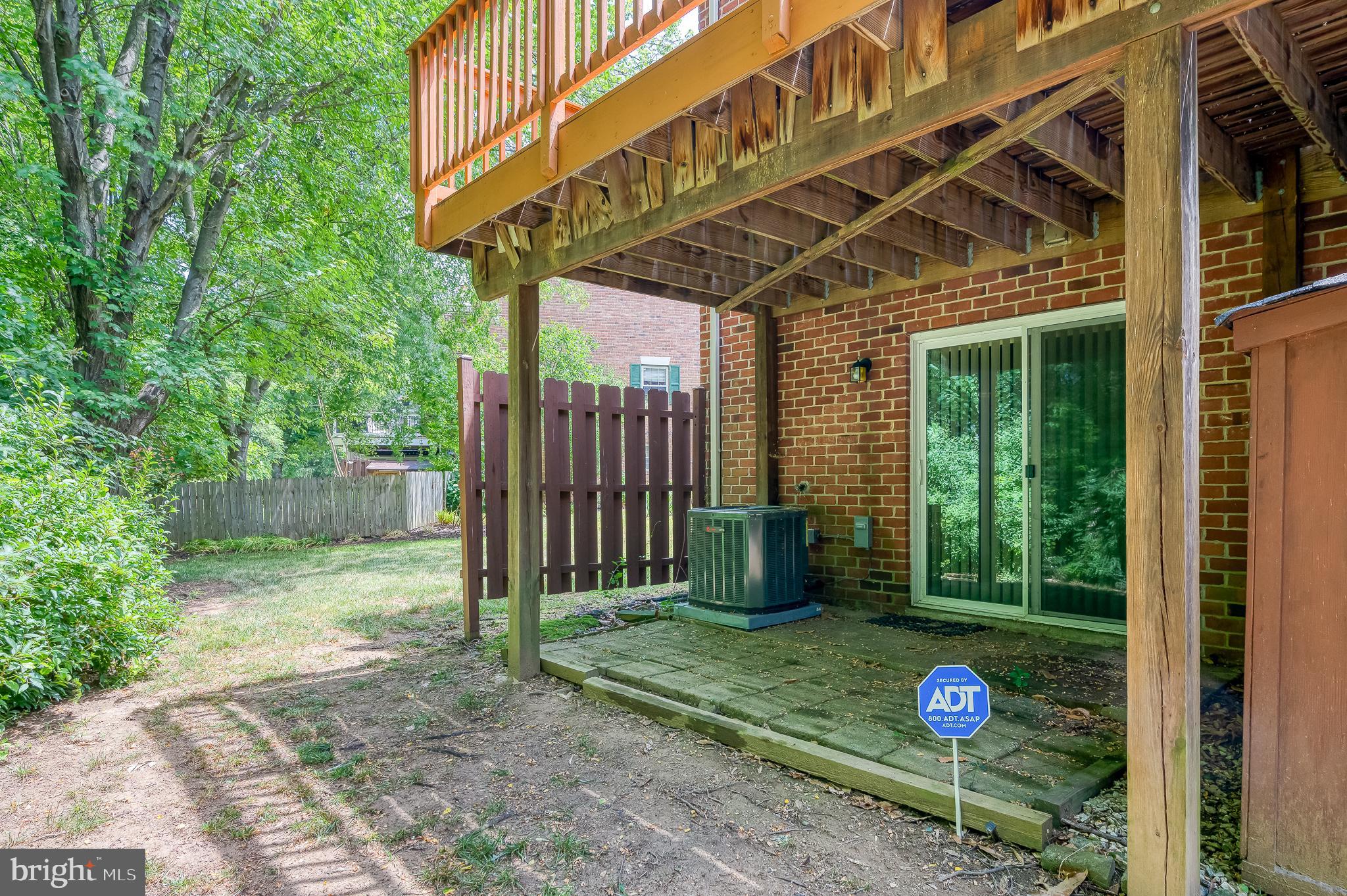 SILVER LAKE - Residential